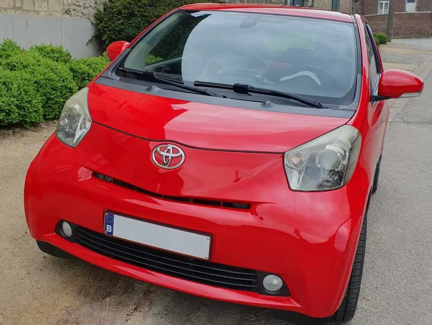 Toyota iQ 1.4 D - Diesel Roşu - 1