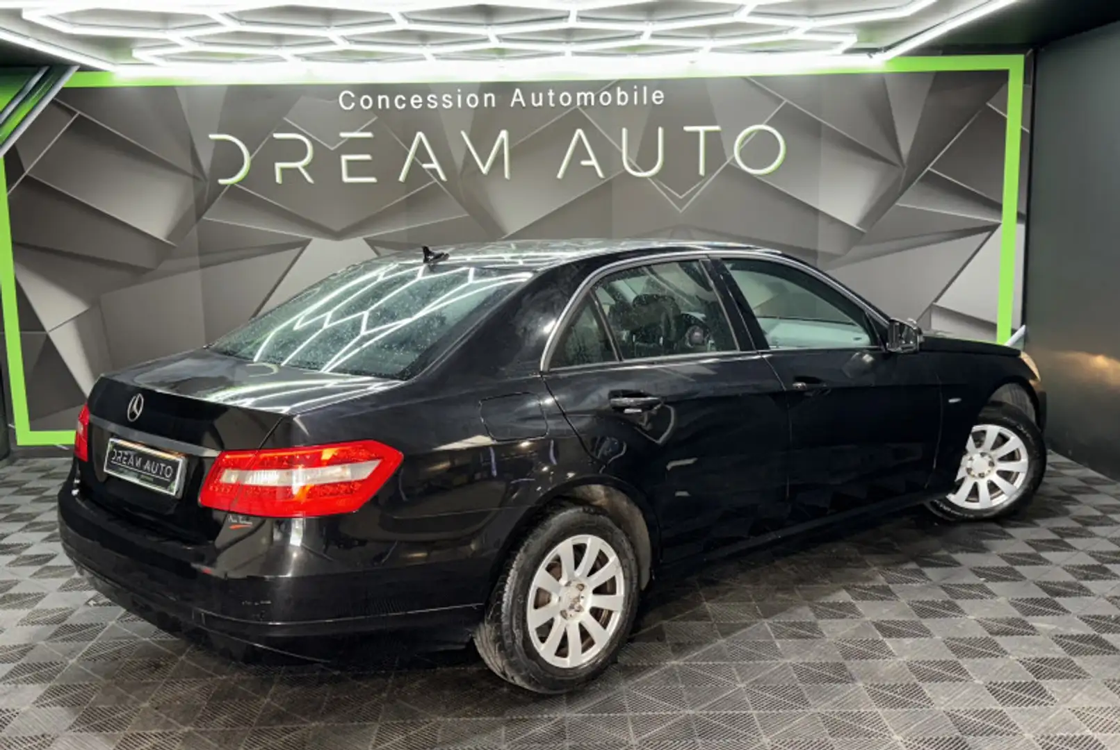 Mercedes-Benz E 200 200 CDI BE CLASSIC Noir - 2