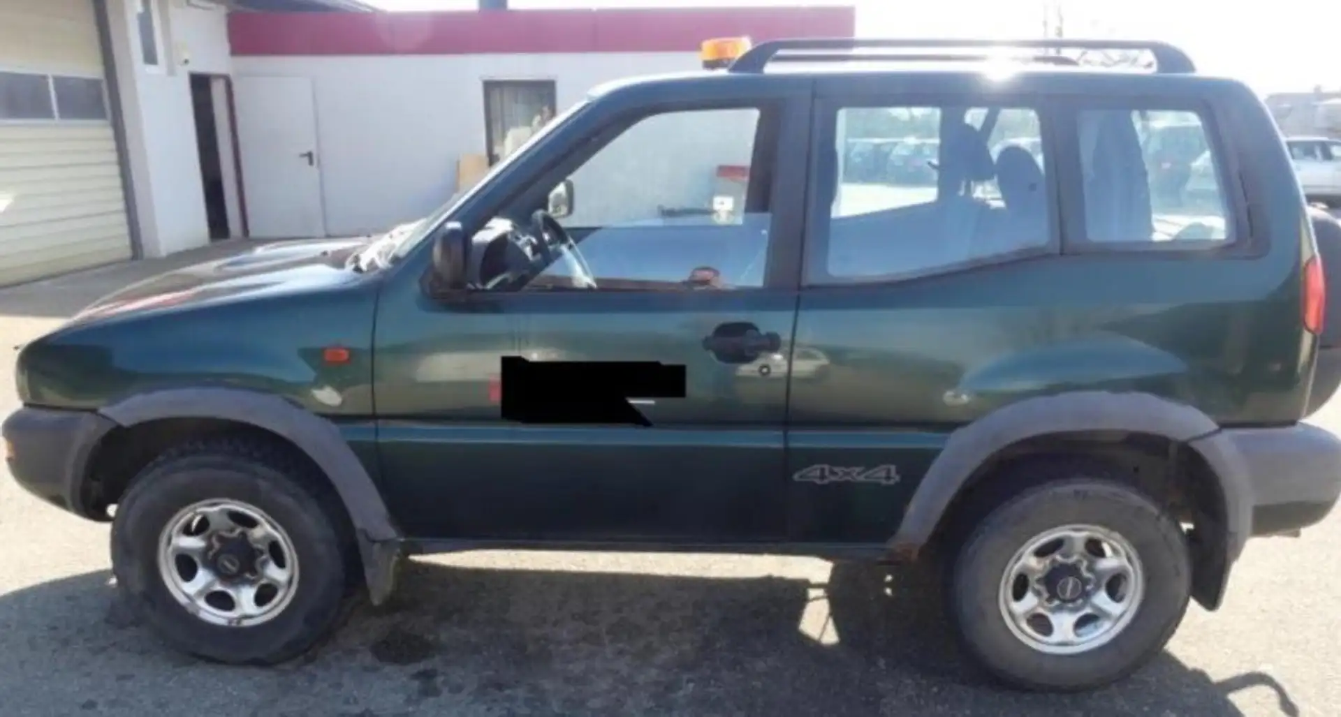 Nissan Terrano Terrano II II 2.4 Verde - 2