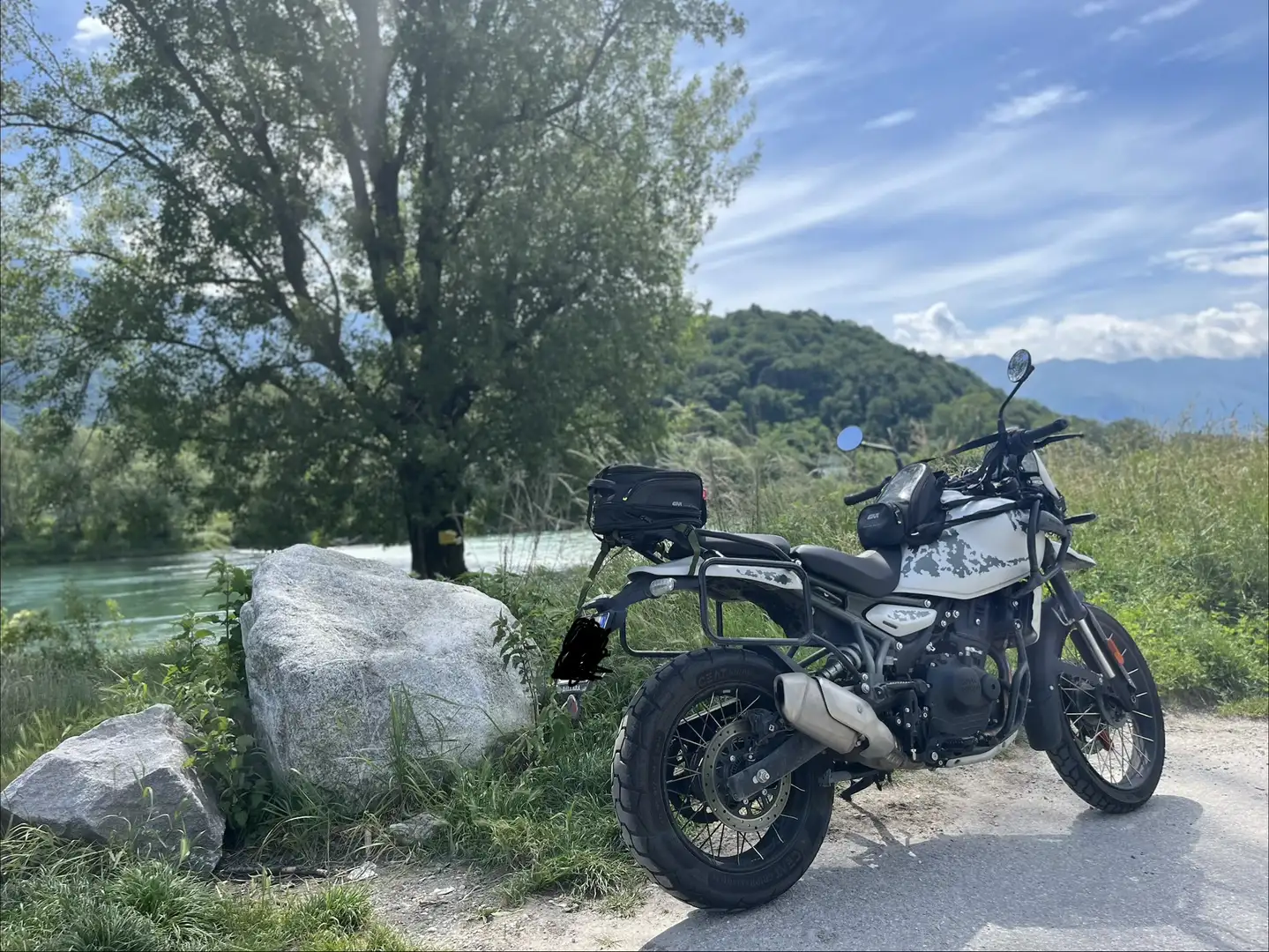 Royal Enfield Himalayan Tubeless Kamet White - 1