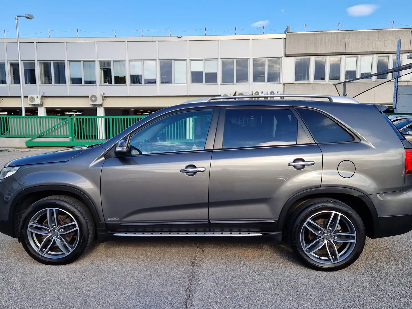 Kia Sorento 2.2 CRDI Platin Automatik Grau - 2