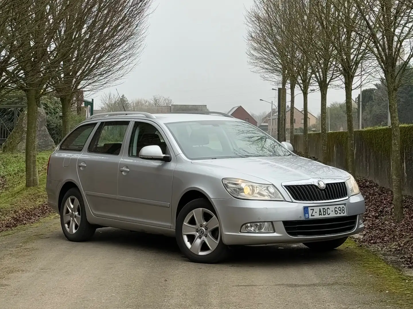 Skoda Octavia SW 1.4 TSI Ambiente Gris - 2