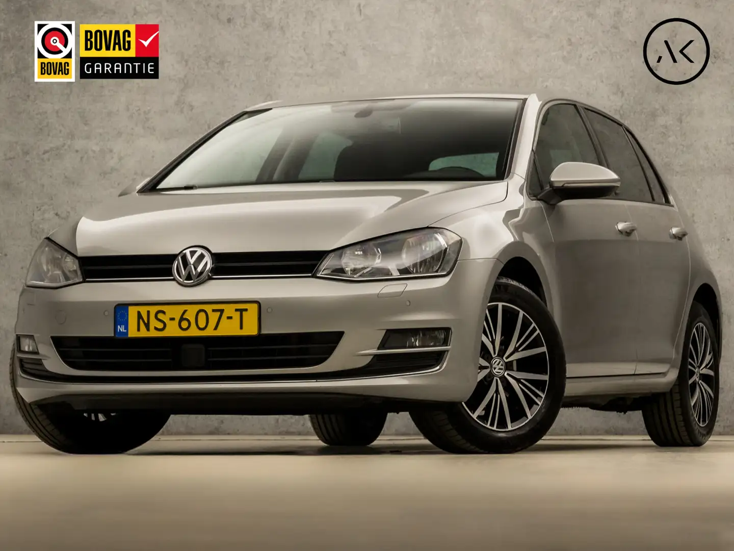 Volkswagen Golf 1.2 TSI Sportline Automaat (NAVIGATIE, CLIMATE, ST Grau - 1