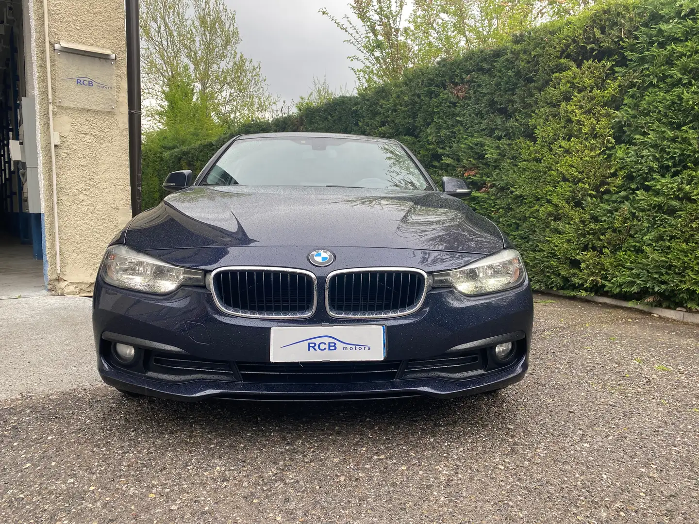 BMW 320 320d Business Advantage auto Azul - 2