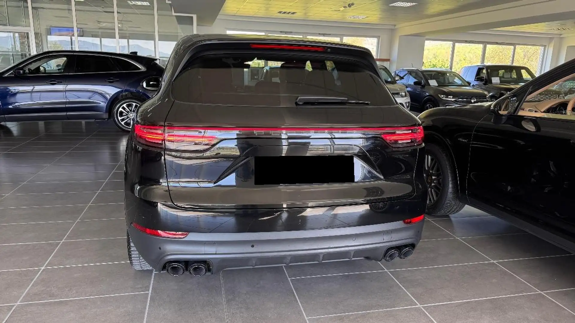 Porsche Cayenne 3.0 V6 Platinum Edition Fekete - 2