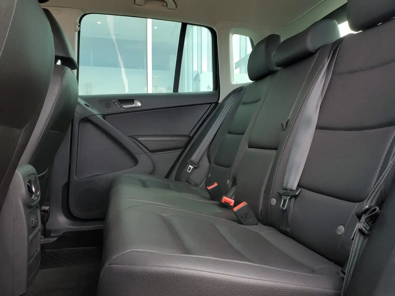 Volkswagen Tiguan снимка Volkswagen Tiguan