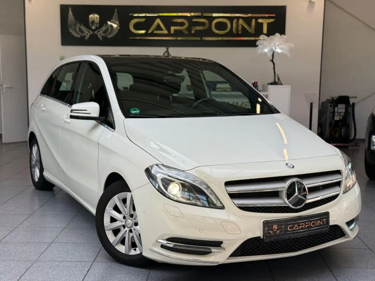 Mercedes-Benz B 180