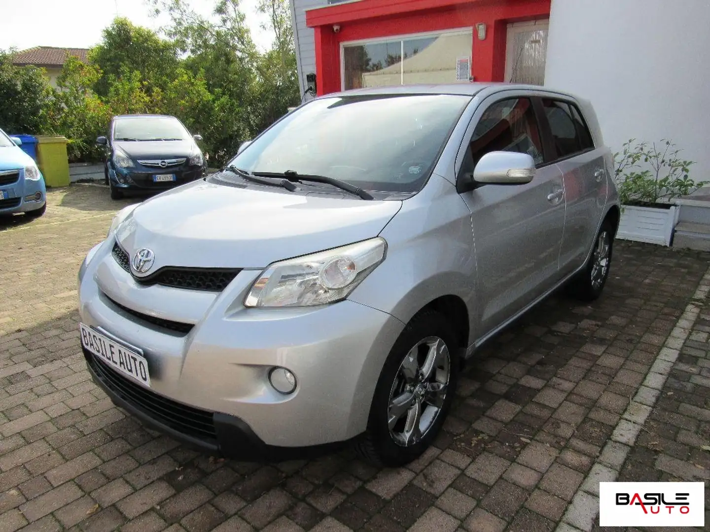 Toyota Urban Cruiser Cruiser 1.D-4D AWD Lounge X Grigio - 2