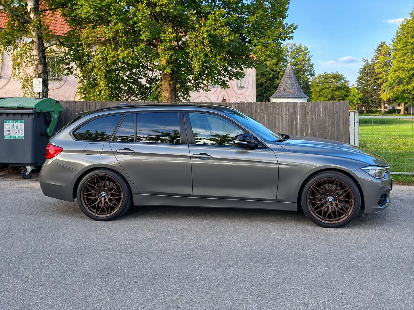BMW 318 318d Touring Advantage Aut. - 1