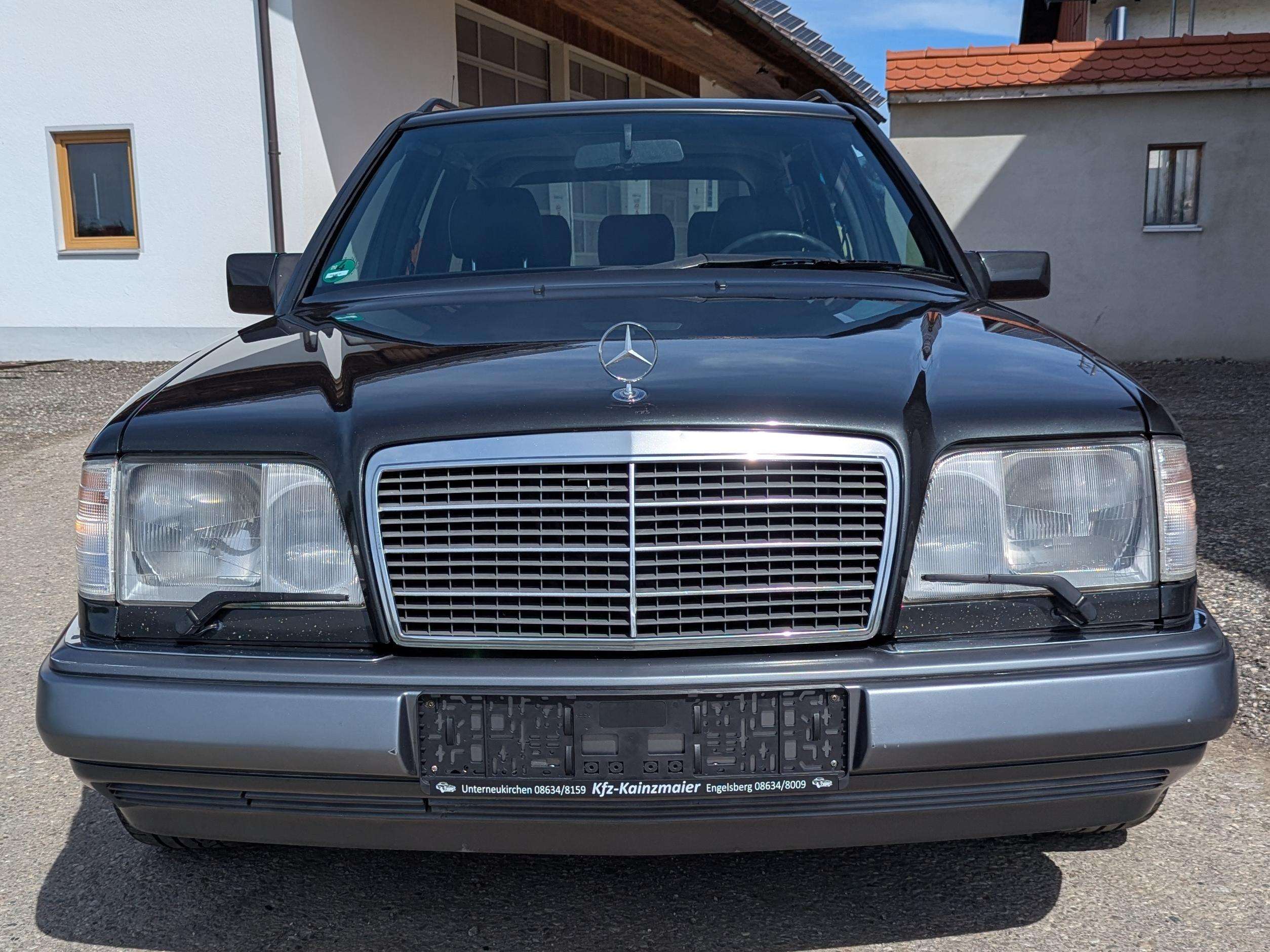 Second hand Mercedes Benz E-Class 320