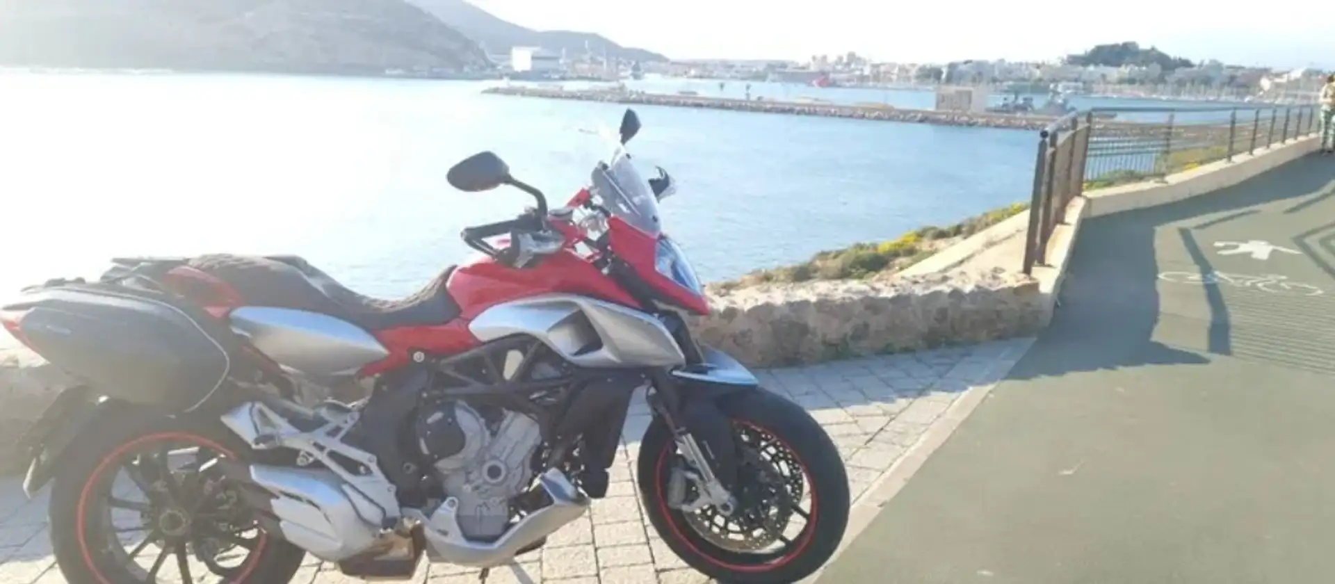 MV Agusta Stradale 800 EAS Rood - 2