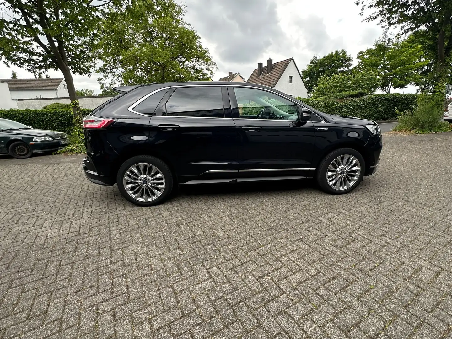 Ford Edge Edge 2.0 EcoBlue Bi-Turbo 4x4 Aut. Vignale Schwarz - 1