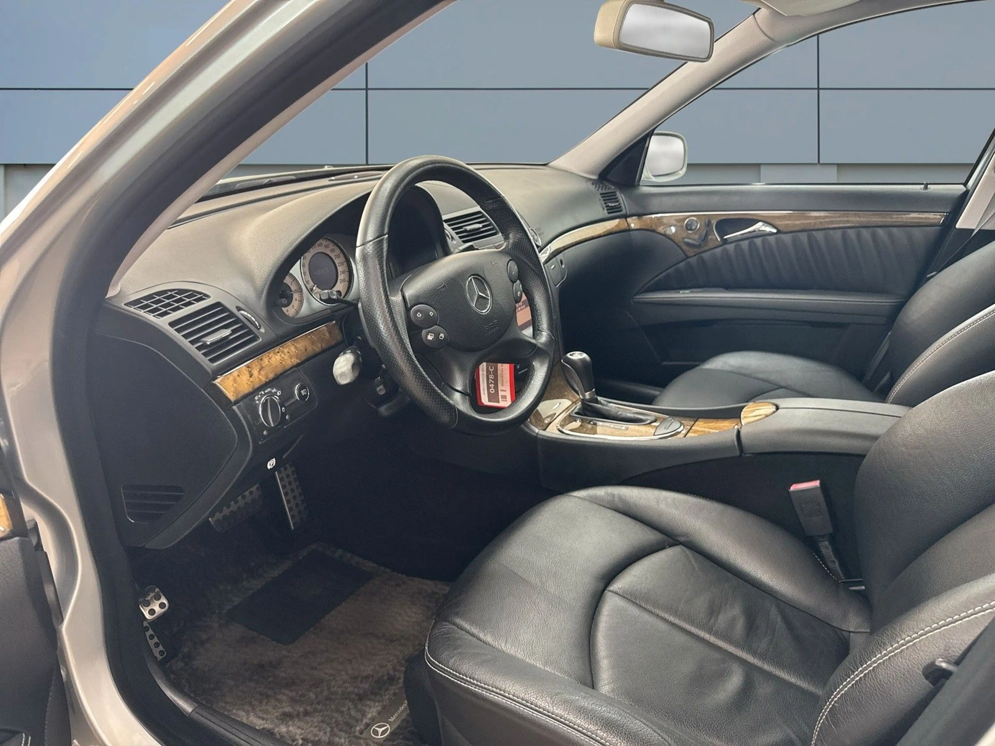 Mercedes-Benz E 350 Limo AMG-Paket PDC*XEN*MEM*SHZ*ROLLO*LEDER — photo 8