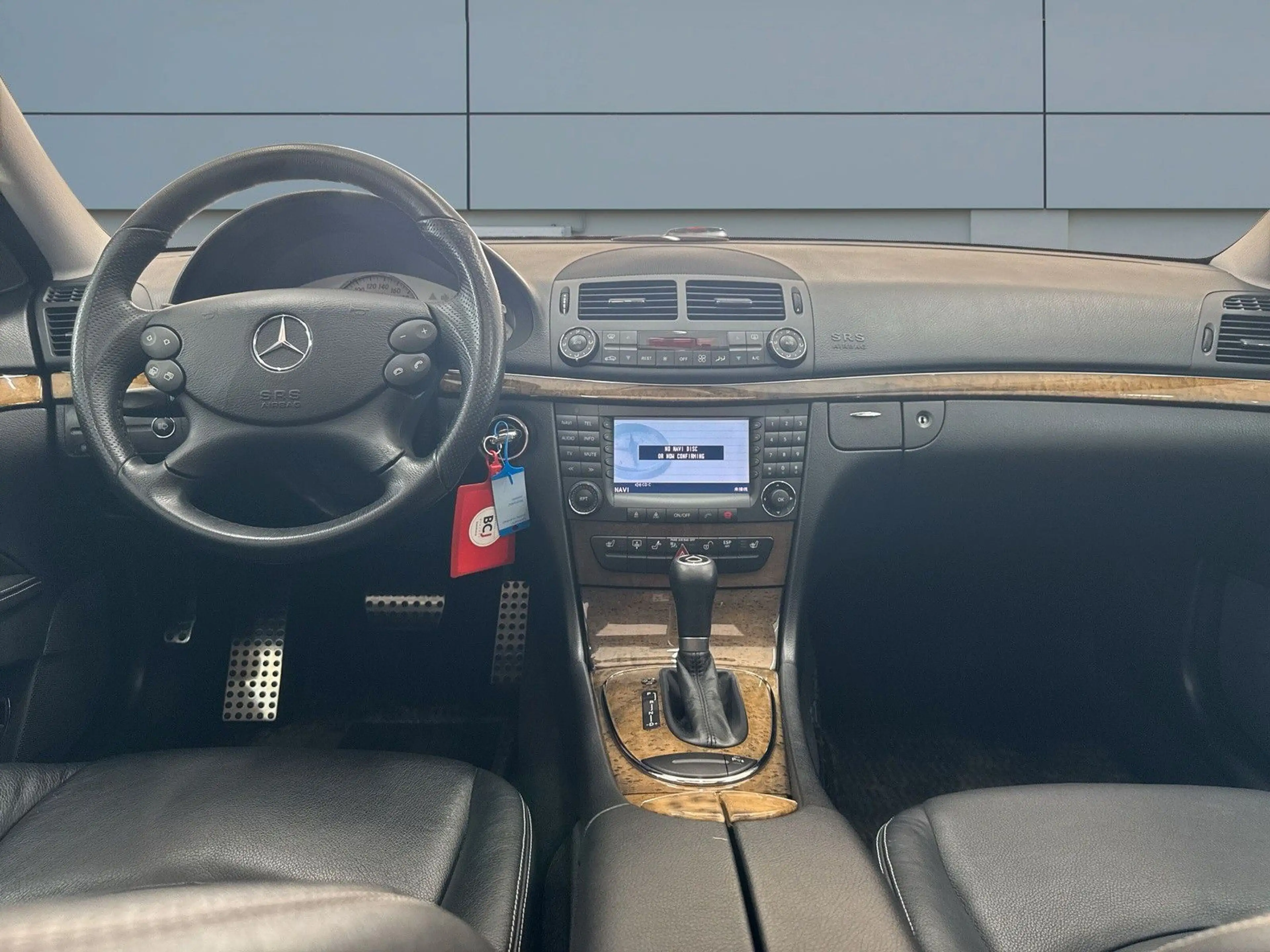 Mercedes-Benz E 350 Limo AMG-Paket PDC*XEN*MEM*SHZ*ROLLO*LEDER — photo 10