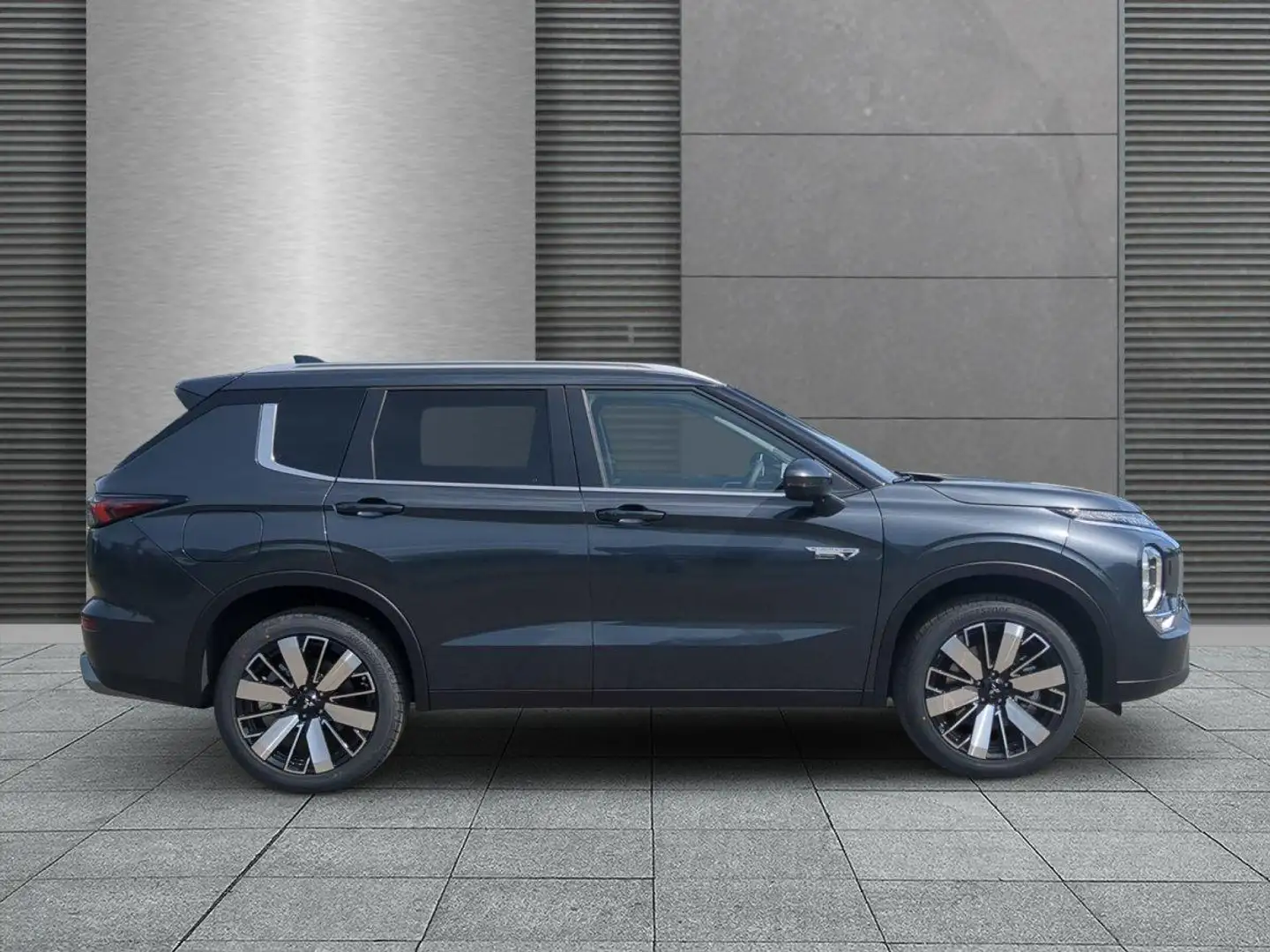 Mitsubishi Outlander Intro Edition Plug-in Hybrid 2.4 225 kW (306 PS... Grau - 2