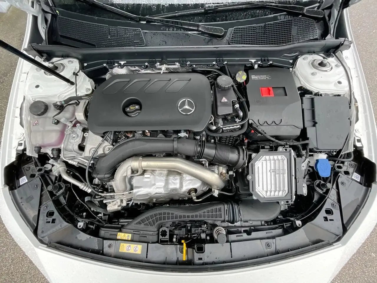 Mercedes-Benz CLA снимка Mercedes-Benz CLA