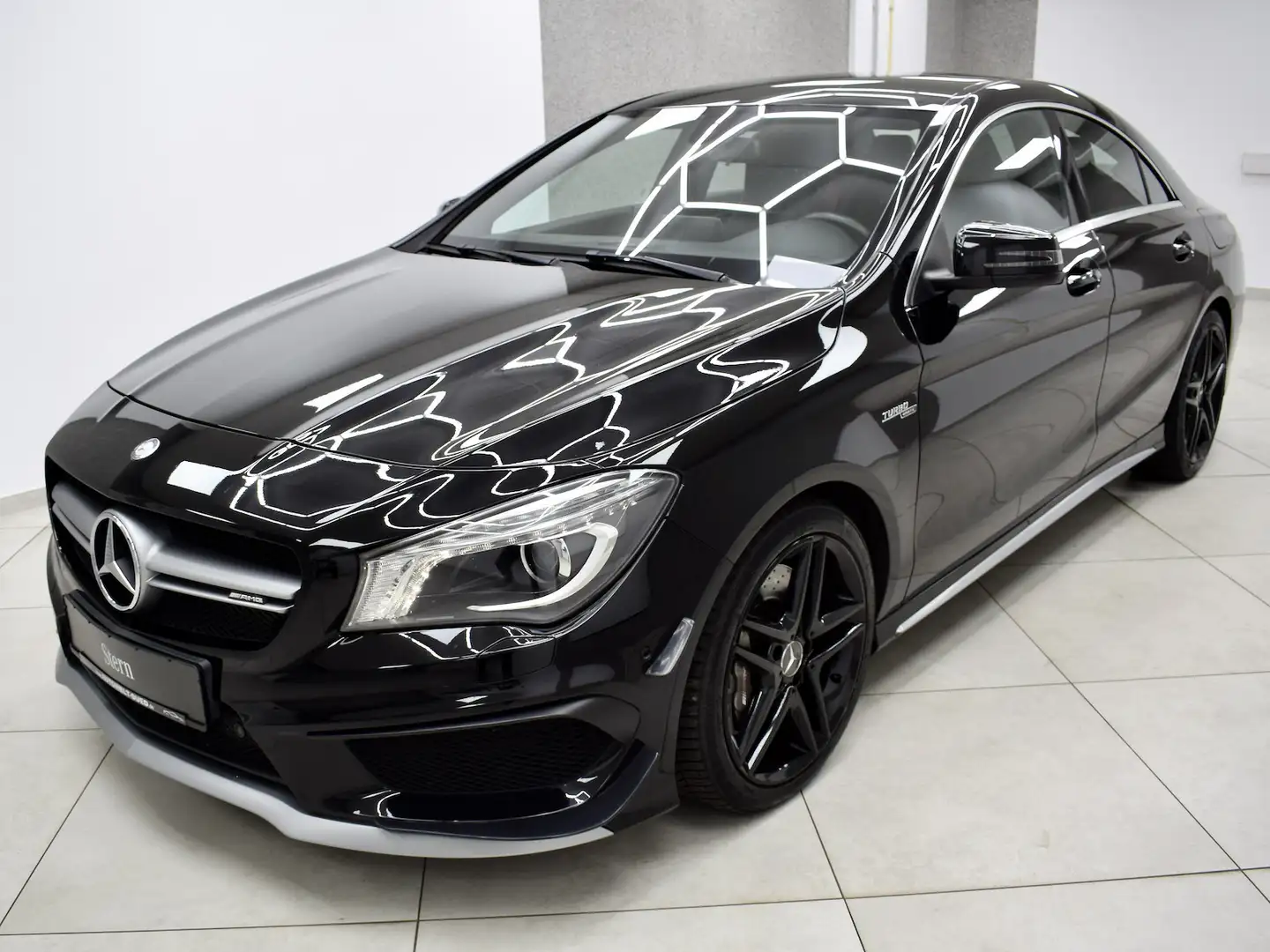 Mercedes-Benz CLA 45 AMG 4M Coupé BiXen Navi ParkAssist SHZ Tempomat Schwarz - 2
