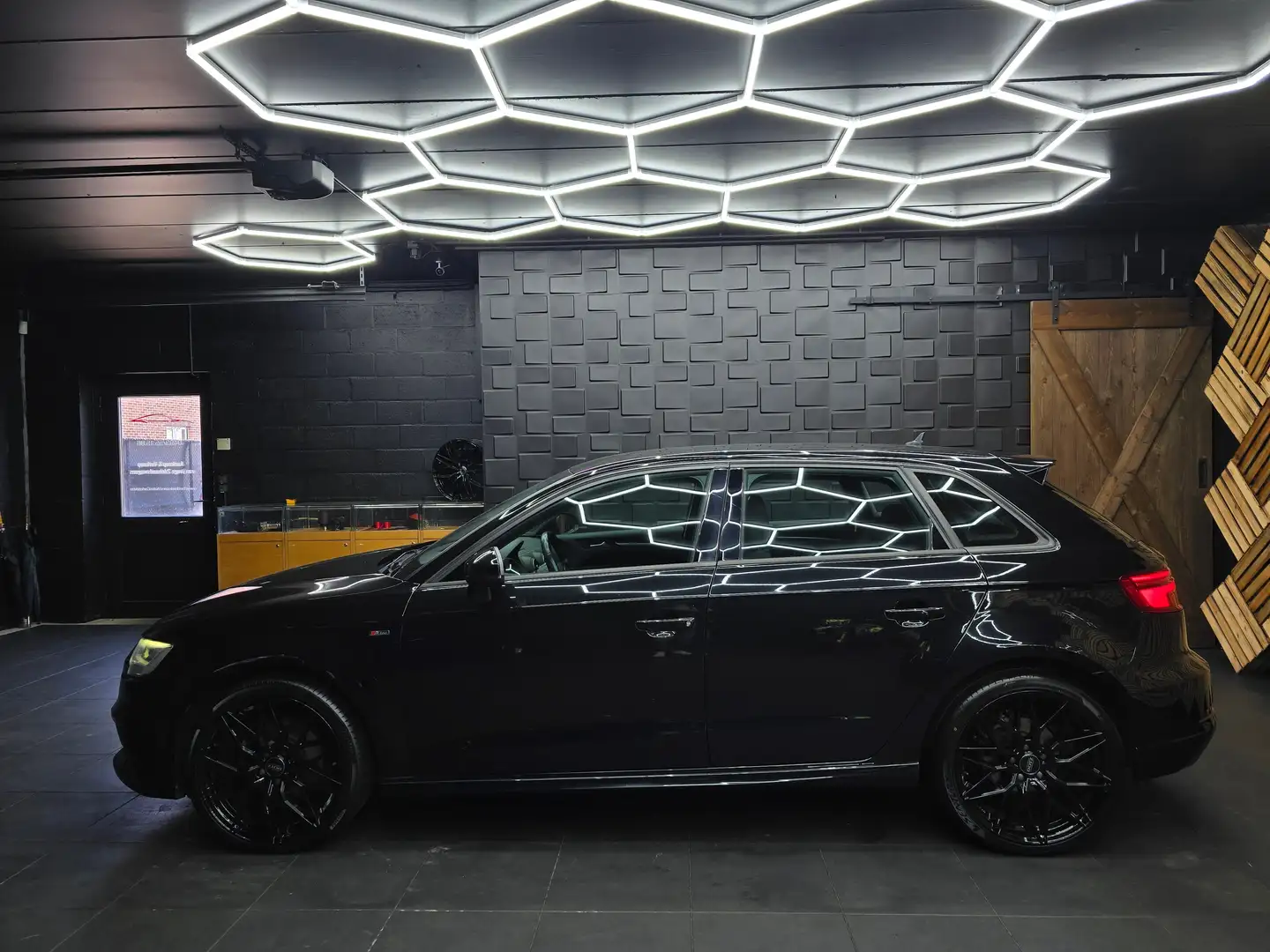 Audi A3 S-Line / Virtual Cockpit / Automaat Nero - 2