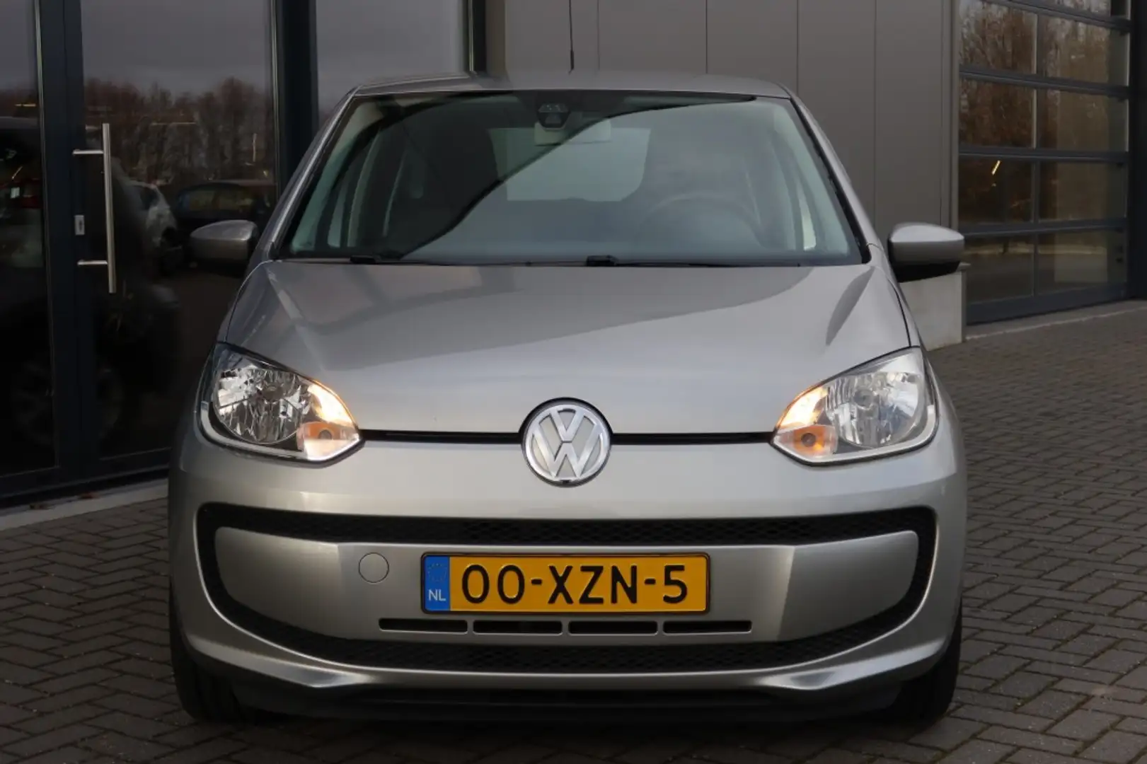 Volkswagen up! 1.0i Move Up! BlueMotion 5drs. Airco, Cruise, PDC, Grijs - 2