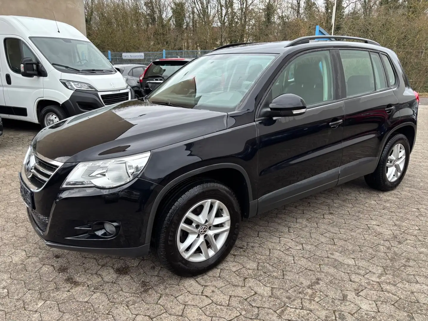 Volkswagen Tiguan Trend & Fun 1.Hand Noir - 1
