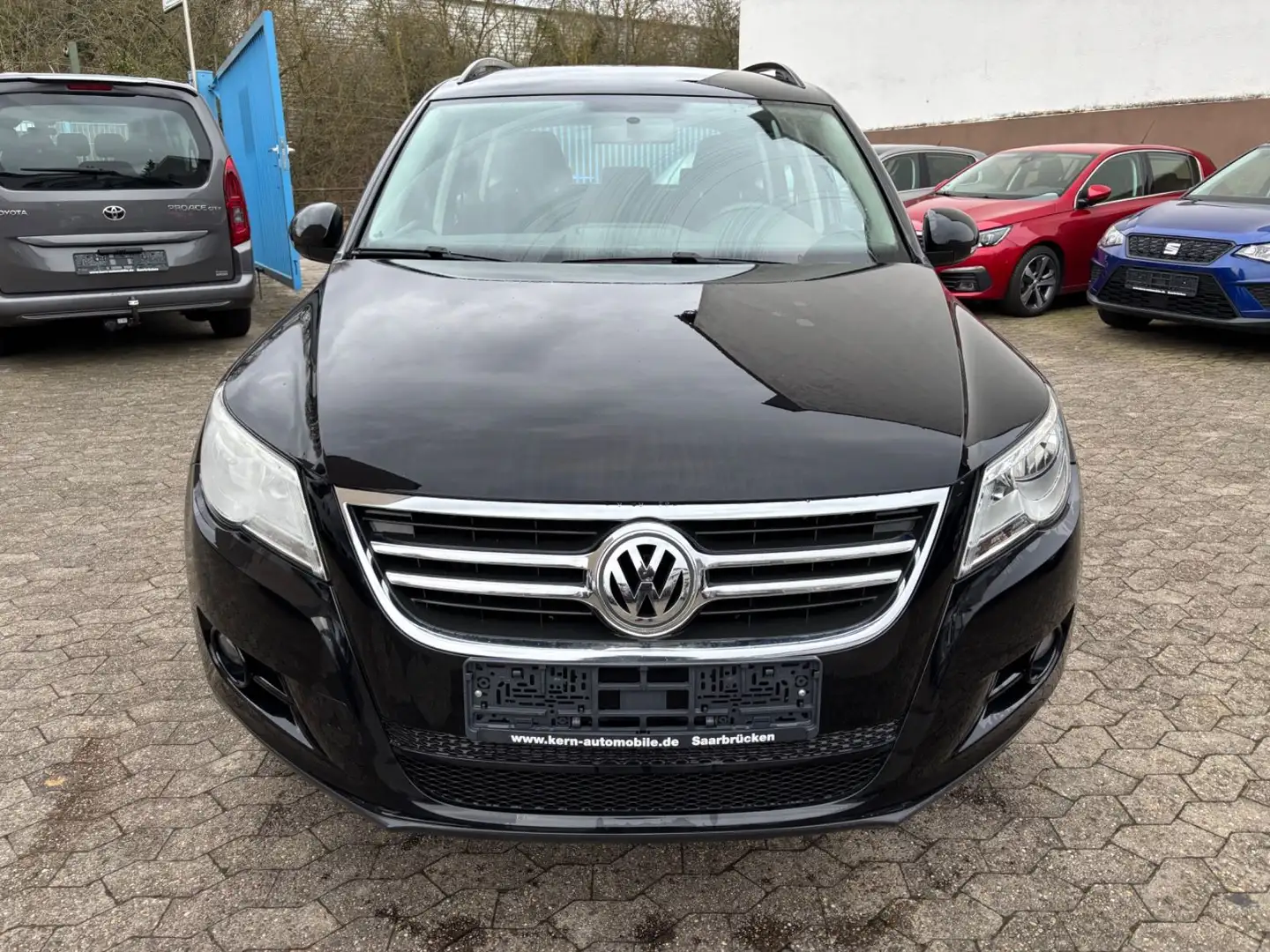 Volkswagen Tiguan Trend & Fun 1.Hand Noir - 2