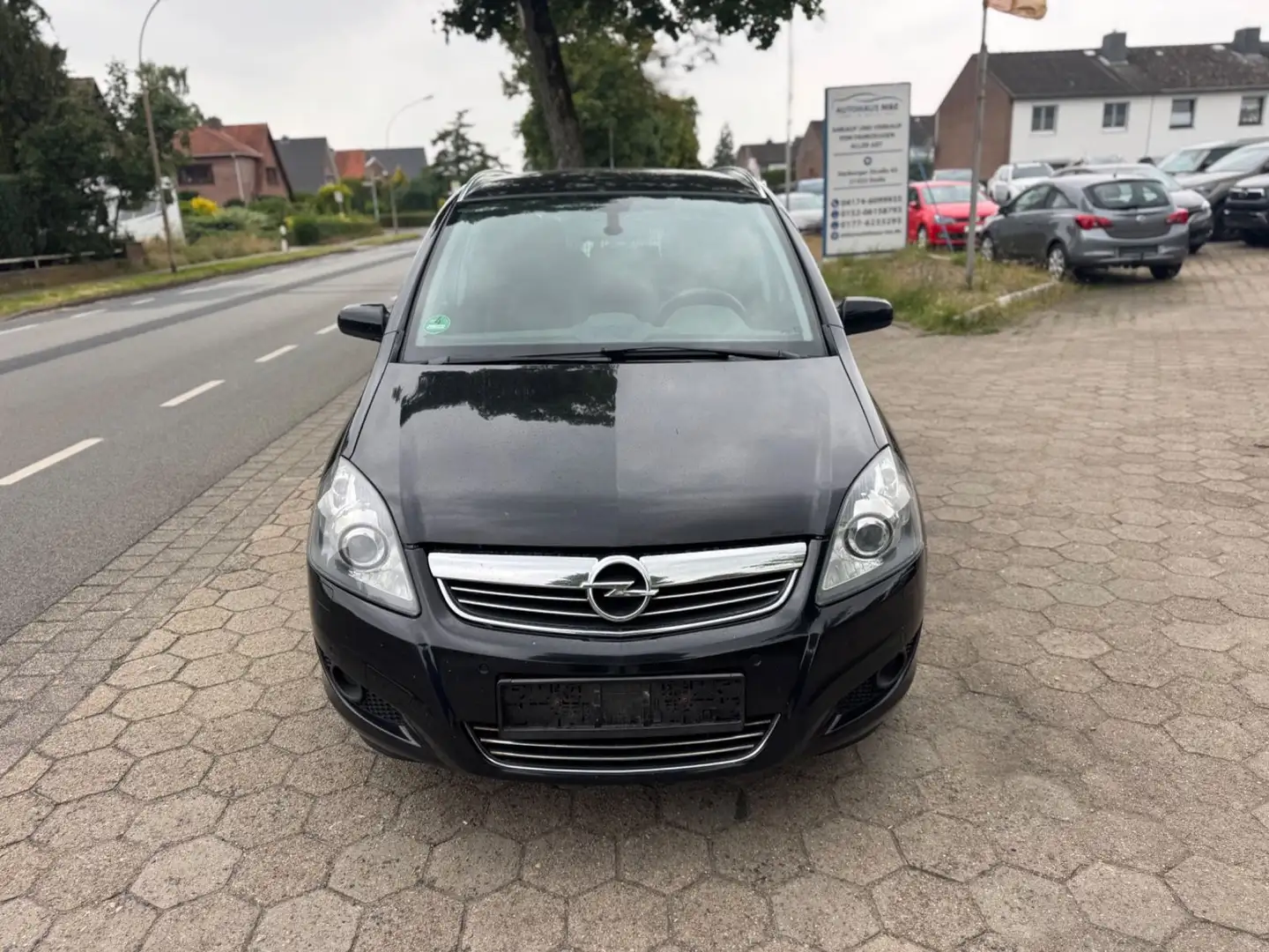 Opel Zafira 1.9 CDTI INNOVATION Automatik 7 Sitze - 2