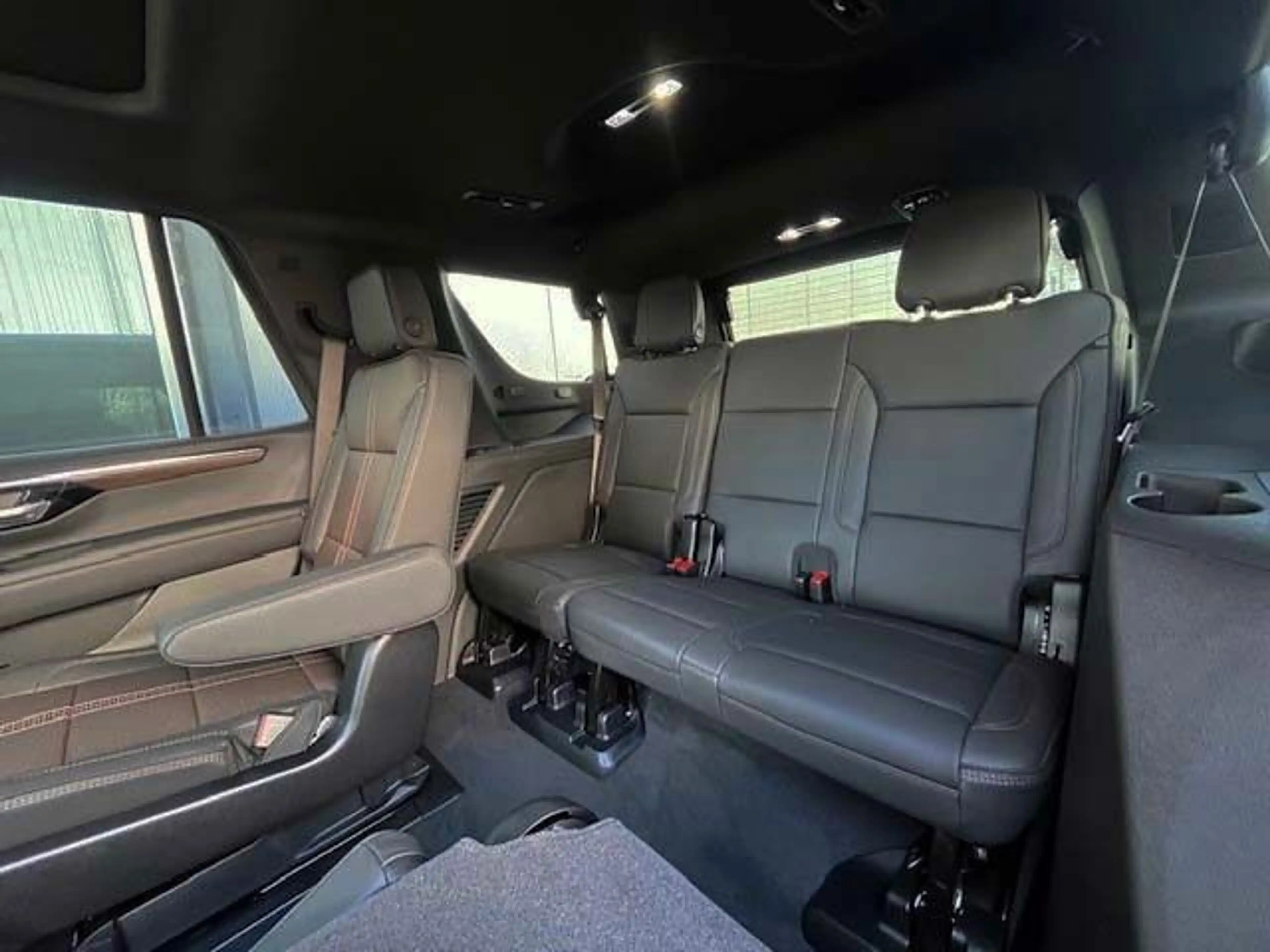 Chevrolet Tahoe High Country 6.2l V8 24" MY26 sofort — photo 12