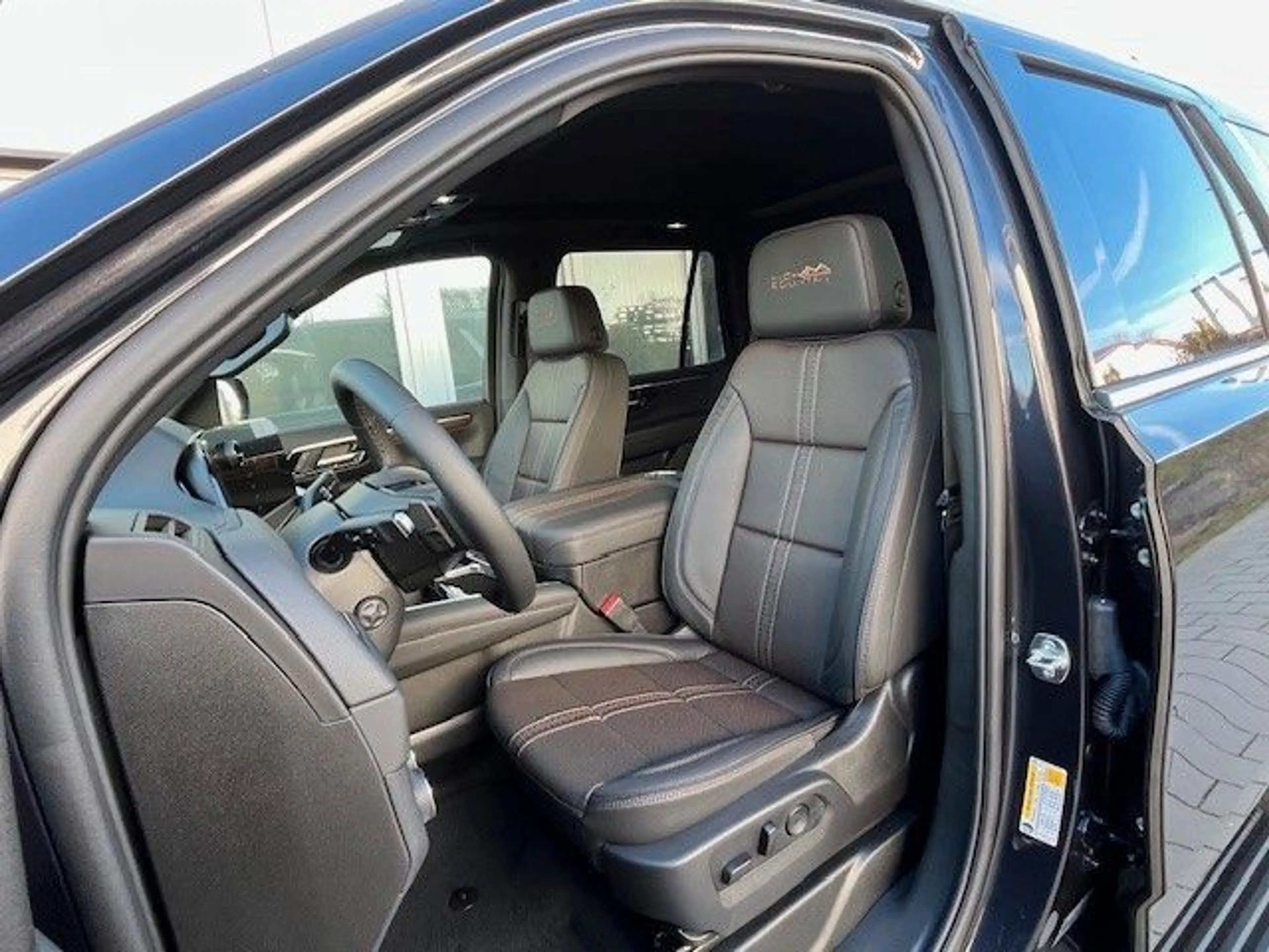 Chevrolet Tahoe High Country 6.2l V8 24" MY26 sofort — photo 7