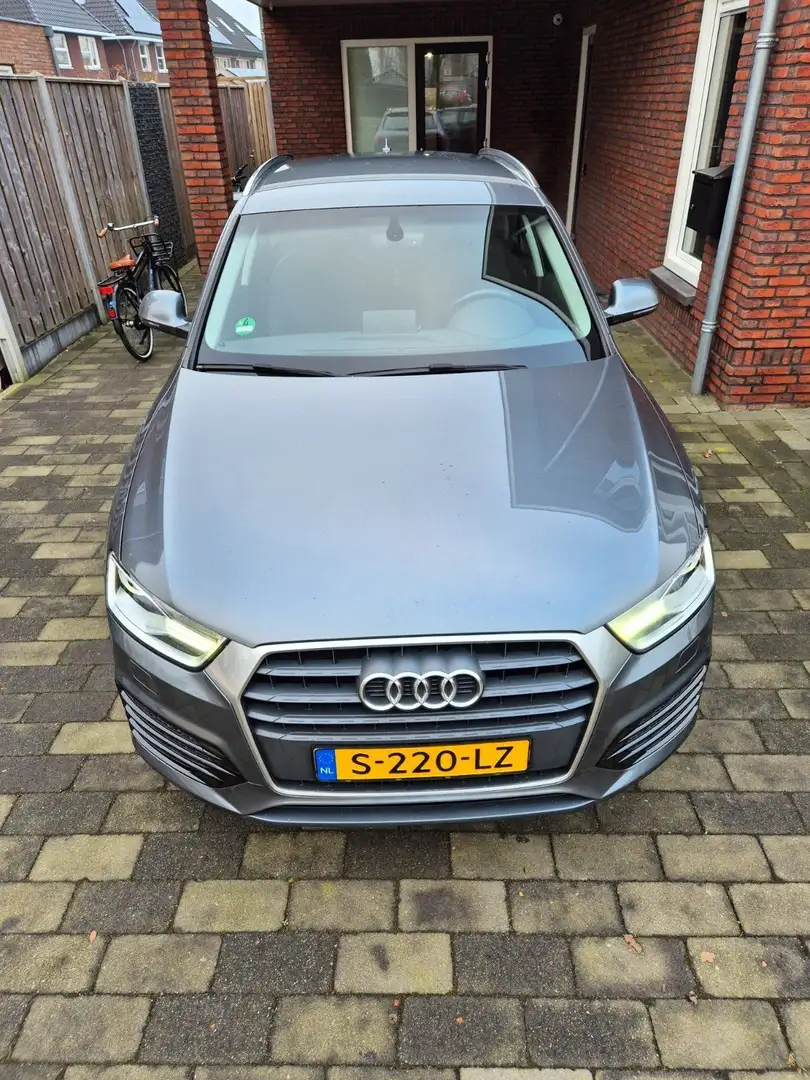 Audi Q3 1.4 TFSI CoD Sp.PrL Šedá - 2