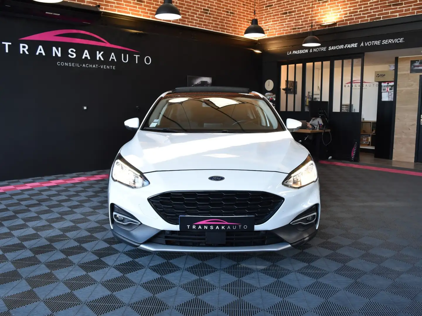 Ford Focus Focus 1.0 EcoBoost 125 S\u0026amp;S BVA8 TITANIUM Blanc - 2