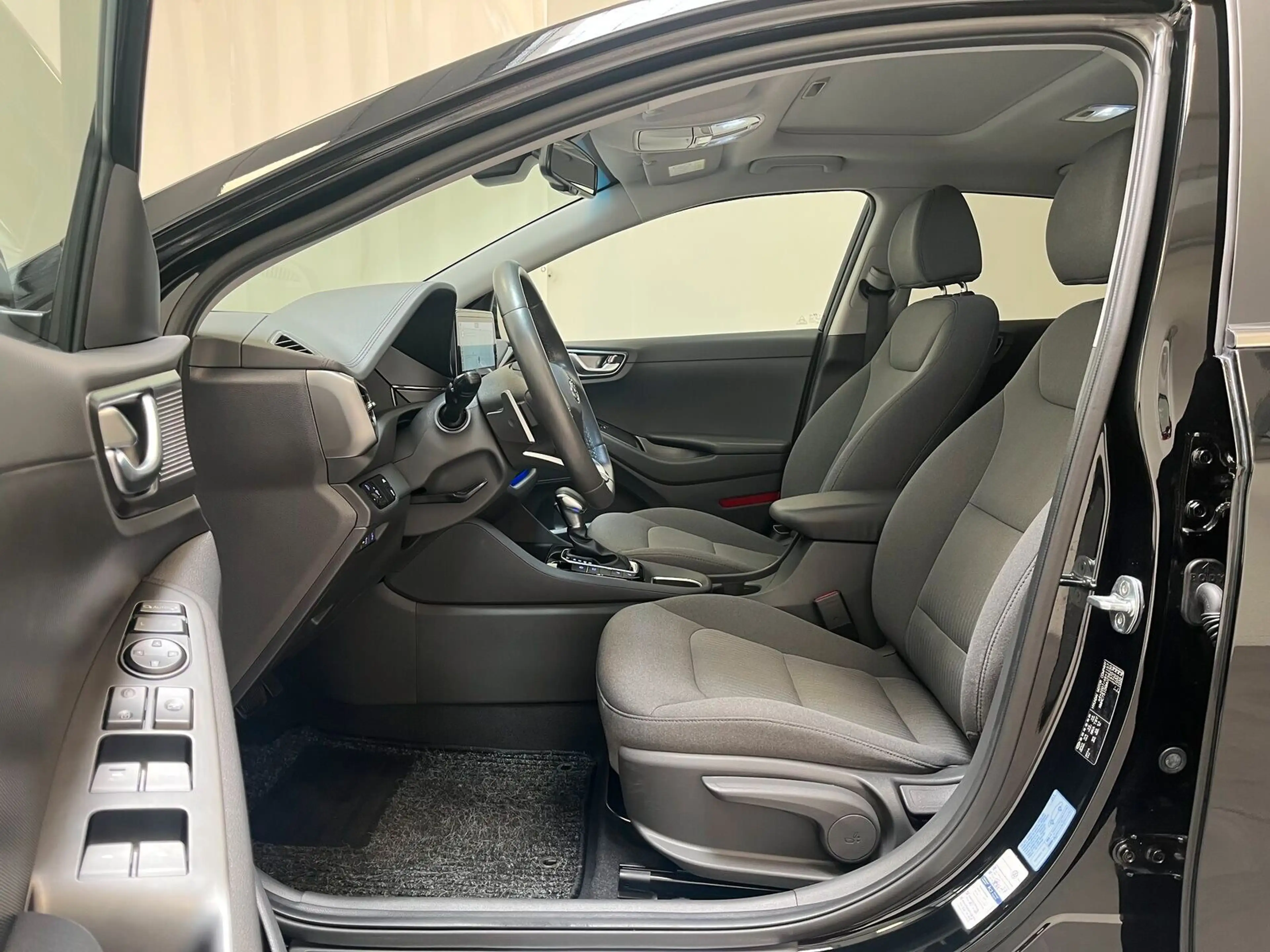 Hyundai IONIQ 1.6 PHEV Style LED|Navi|PDC|Sitzhz|Kamera — photo 8