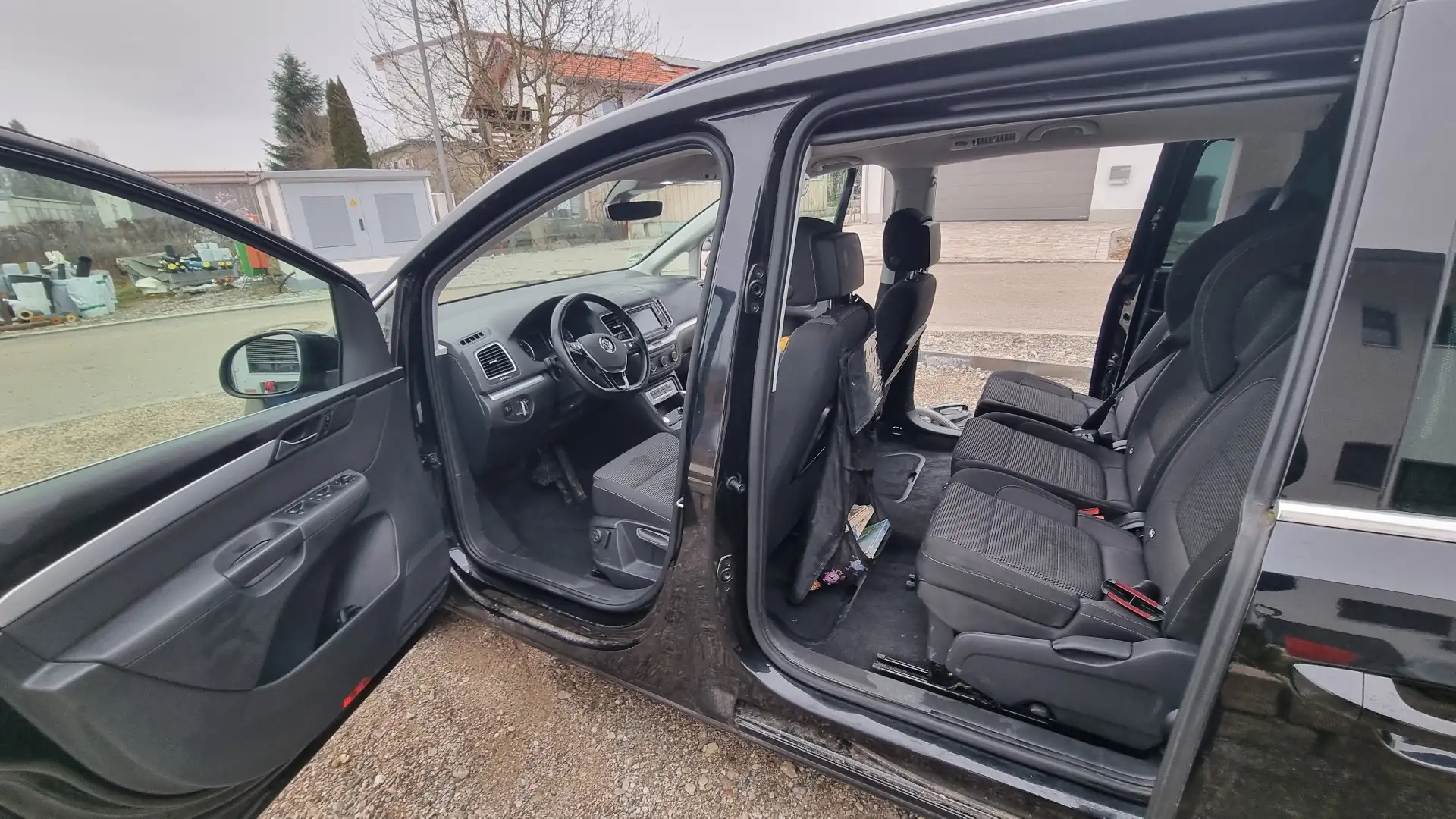 Volkswagen Sharan 2.0 TDI SCR DSG 4Motion Comfortline United Schwarz - 2