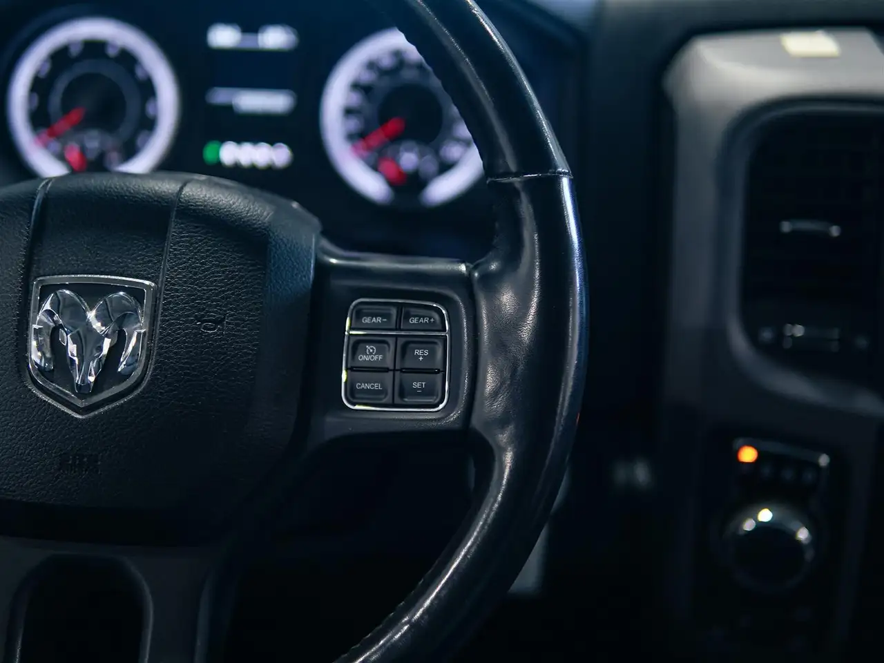RAM 1500 снимка RAM 1500