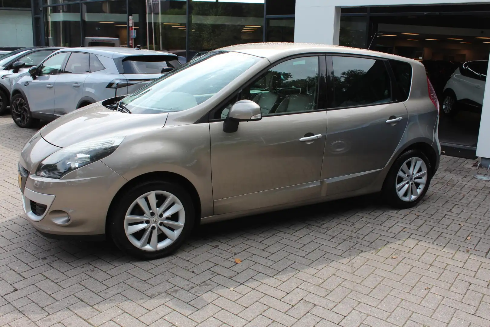 Renault Scenic 1.4 TCE Privilege Maro - 2