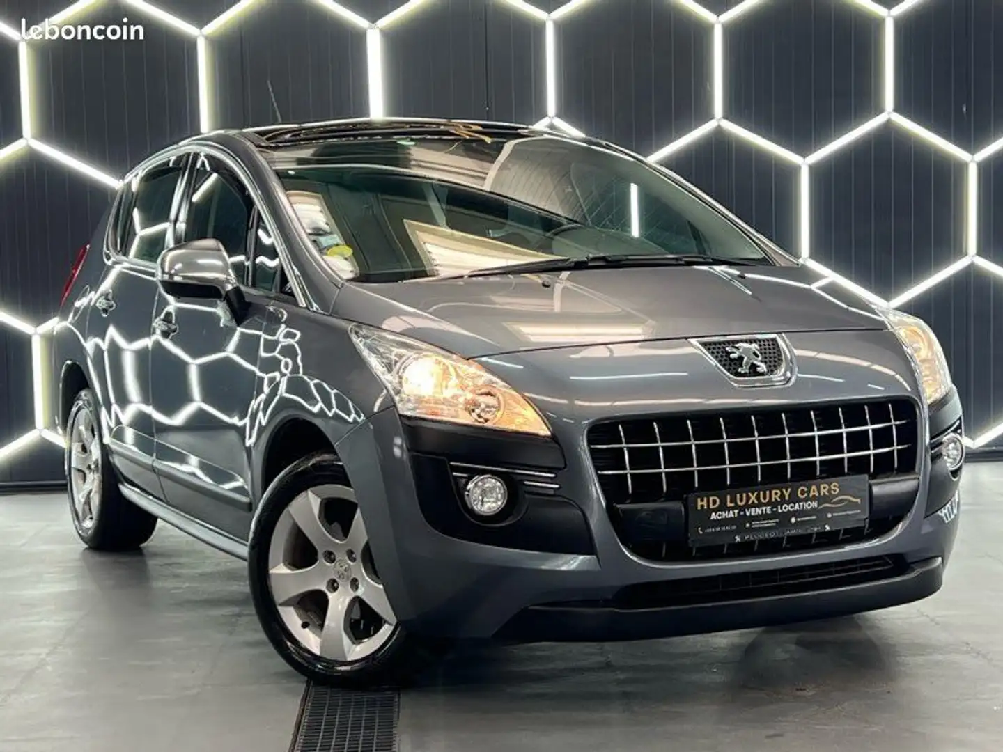 Peugeot 3008 1.6 HDi 110ch Gris - 1