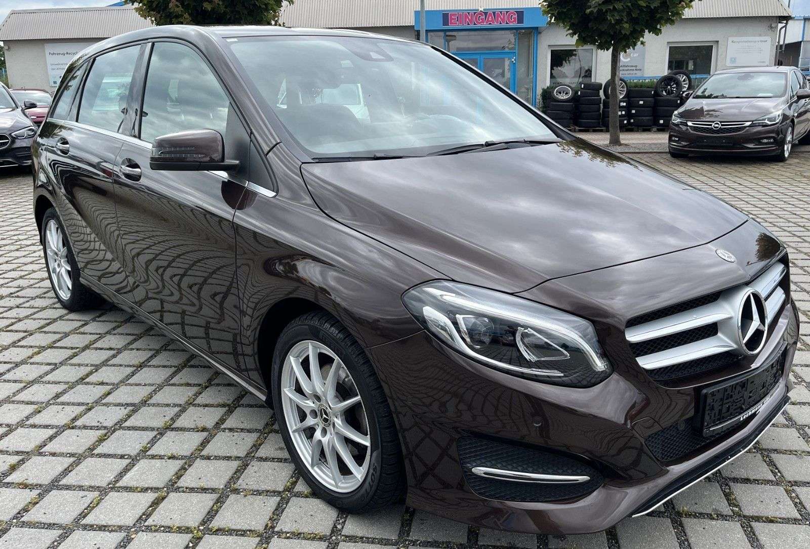Mercedes-Benz B 200