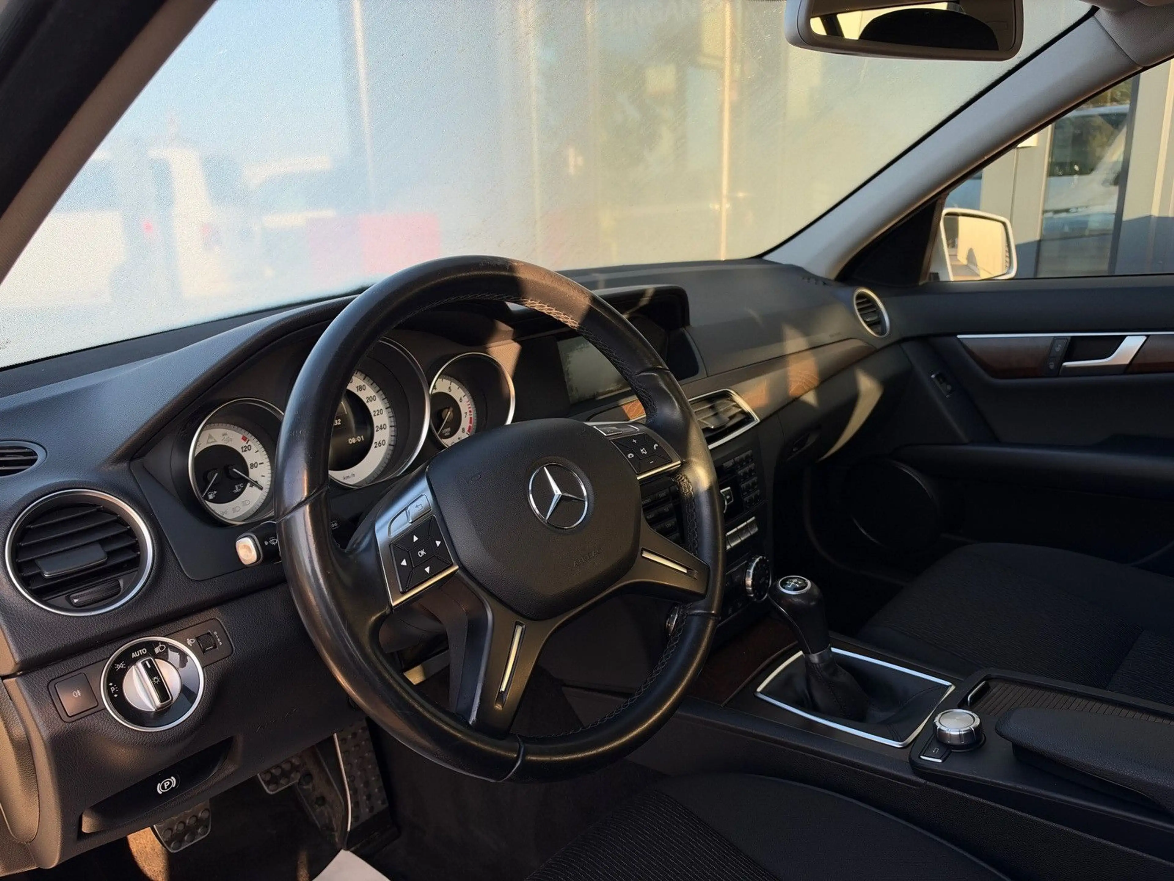 Mercedes-Benz C 180 T-Modell CGI BlueEfficiency ELEGANCE — photo 4