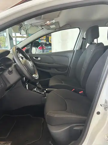 Renault Clio view 9