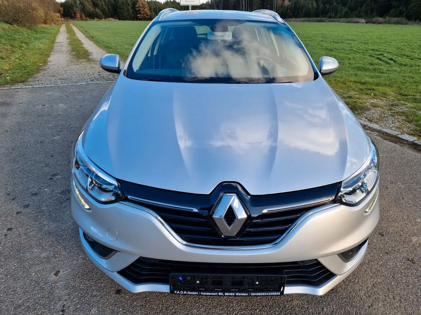Renault Megane IV Grandtour Business Edition Grau - 2