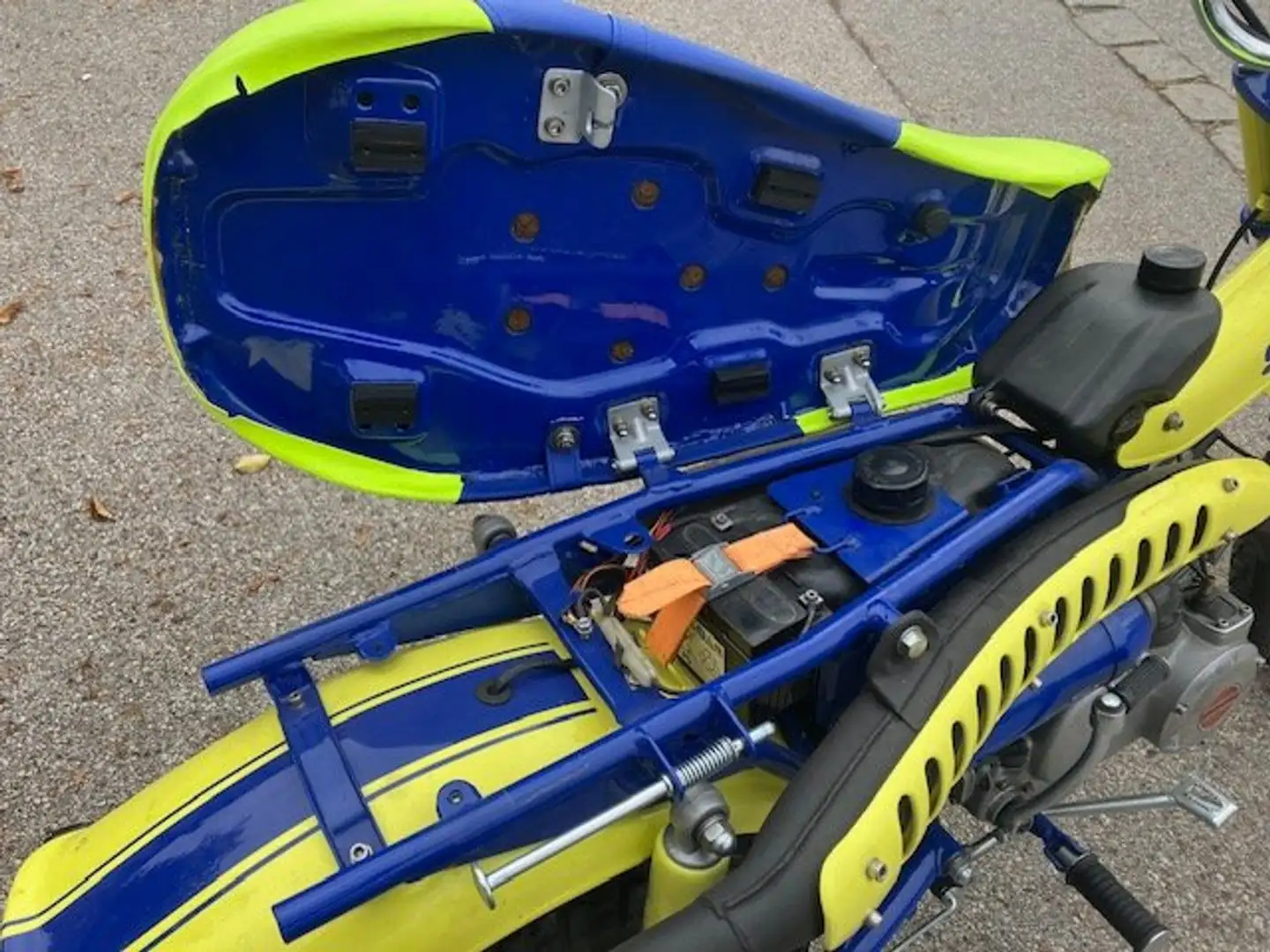 Suzuki RV 90 12Volt Yellow - 2