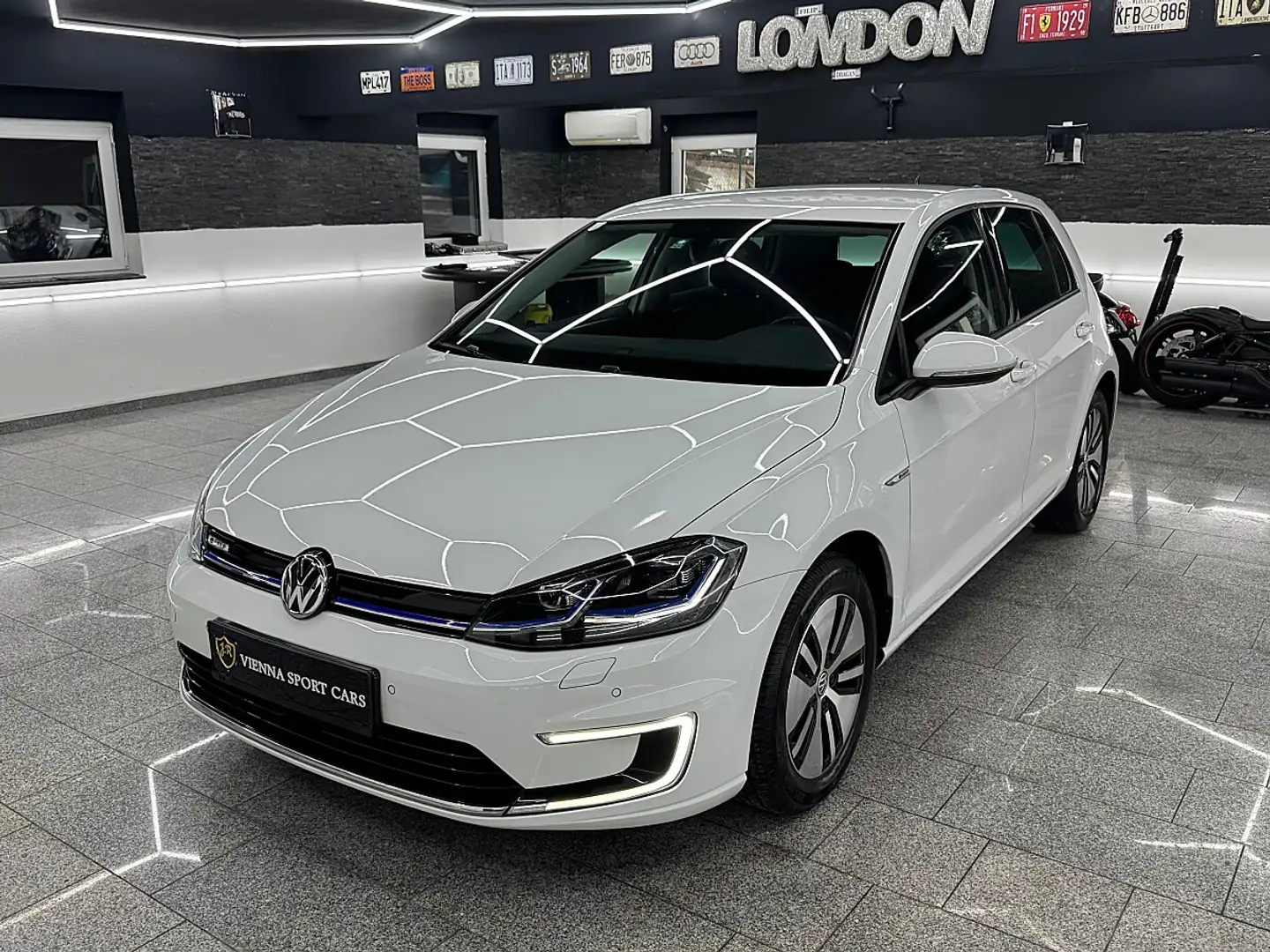 Volkswagen e-Golf 35,8kWh*Facelift*Inkl. MwSt* Weiß - 2