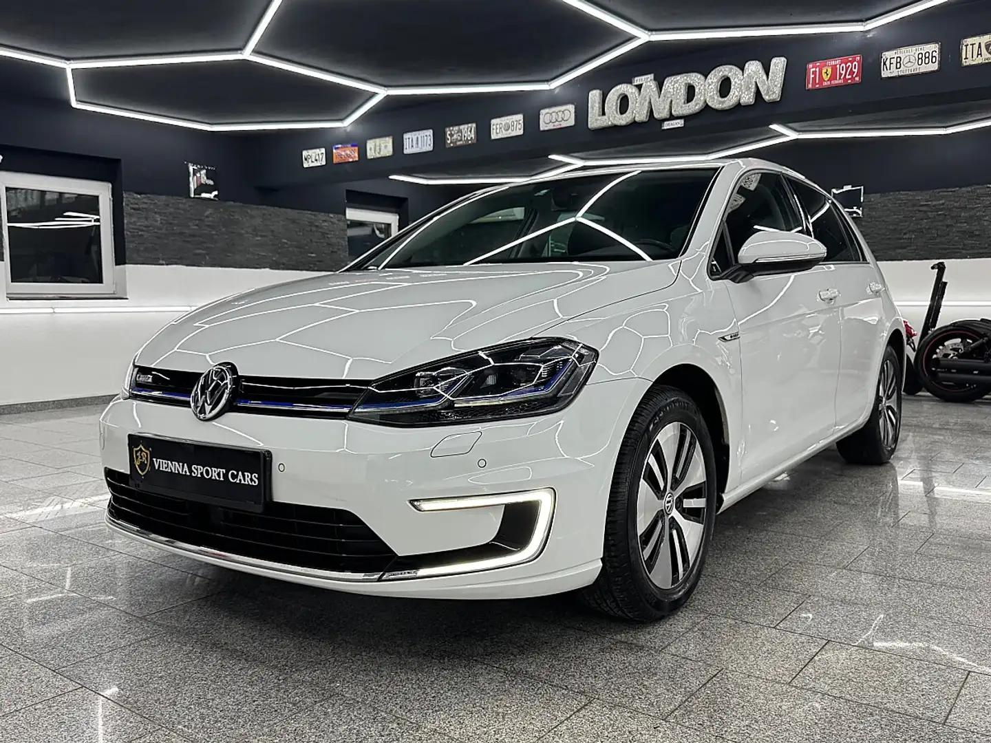 Volkswagen e-Golf 35,8kWh*Facelift*Inkl. MwSt* Weiß - 1