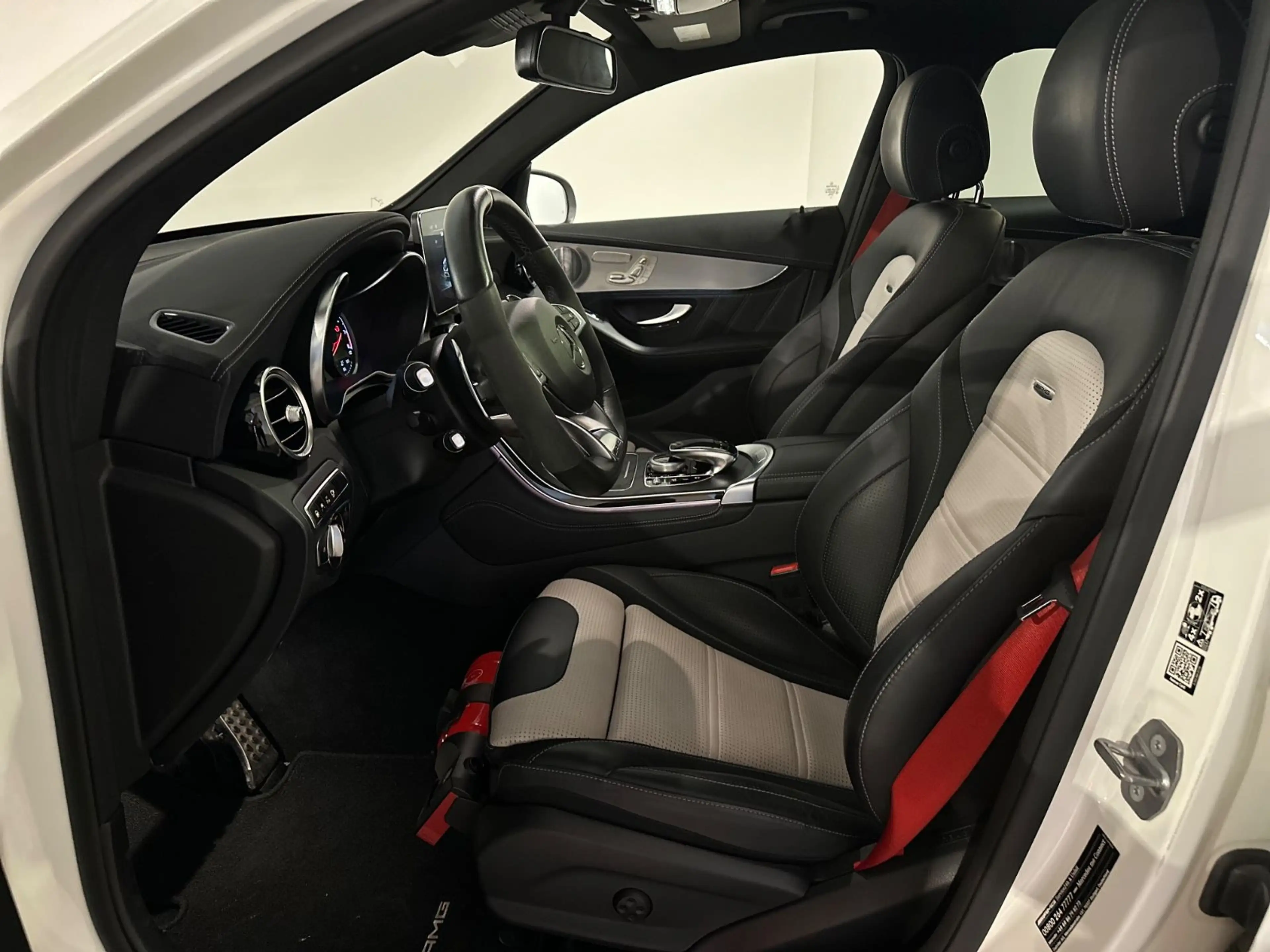 Mercedes-Benz GLC 63 AMG 4Matic Coupe *V8,Burmester,Pano,360°* — photo 11