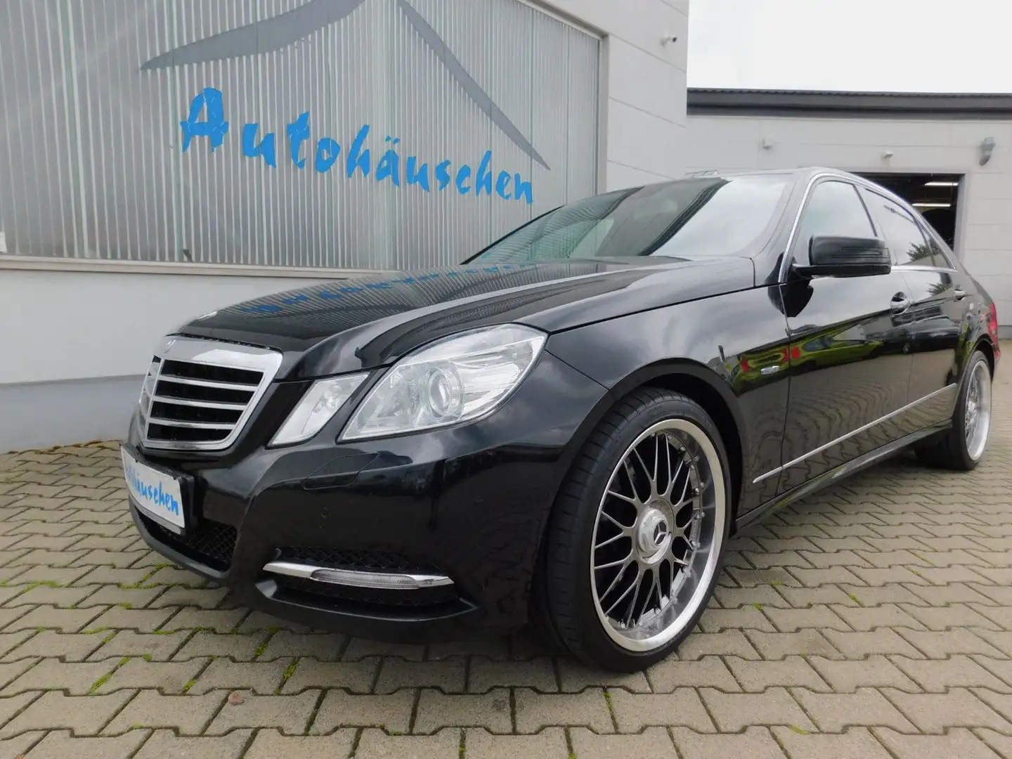 Mercedes-Benz E 300 CDI Avantgarde Leder/Navi/Xenon/GSHD/AHZ Negru - 1