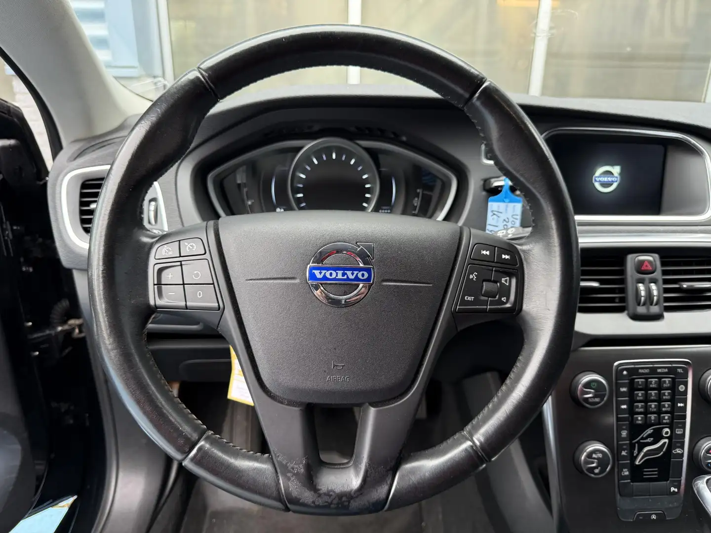 Volvo V40 1.6 T2 CRUISE NAVI LED STOELVERW. Zwart - 2