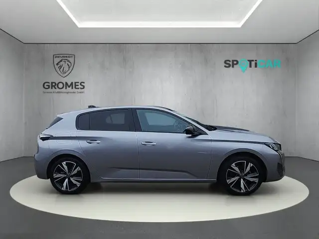 Peugeot 308 view 2