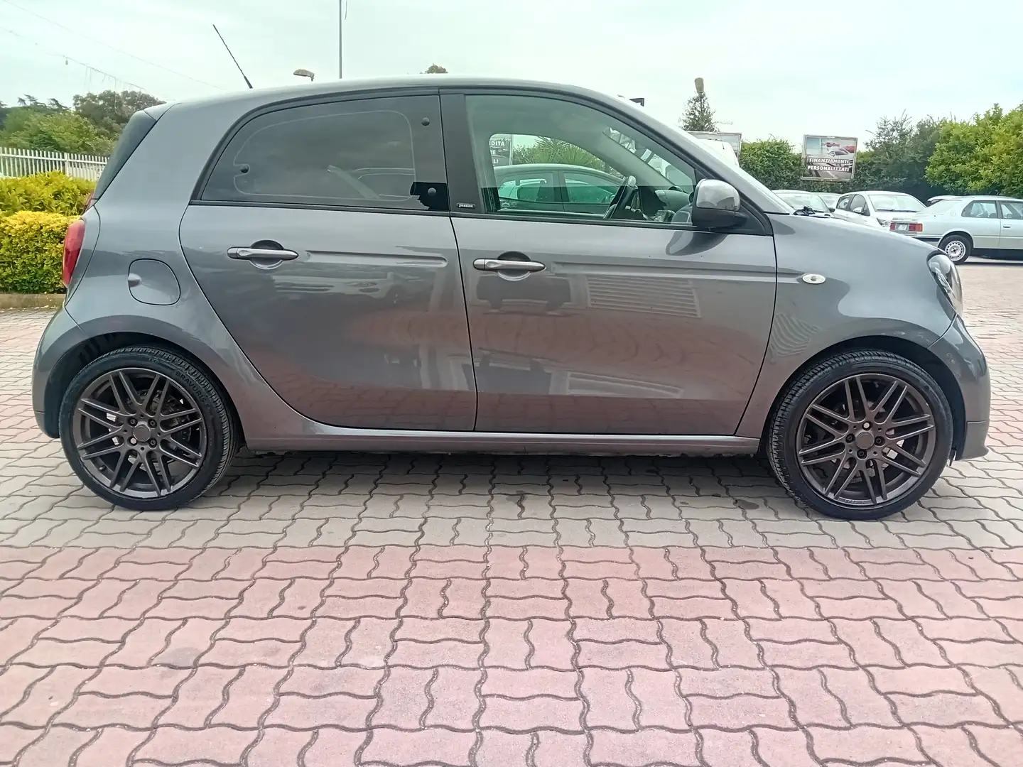 smart forFour Passion allestimento Brabus Grigio - 1