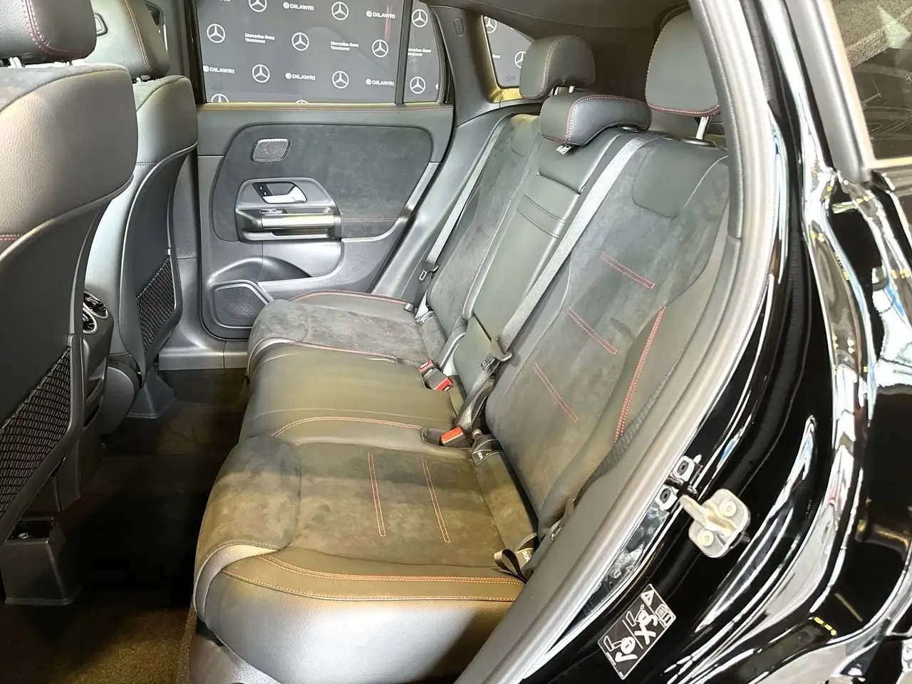 Mercedes-Benz GLA снимка Mercedes-Benz GLA