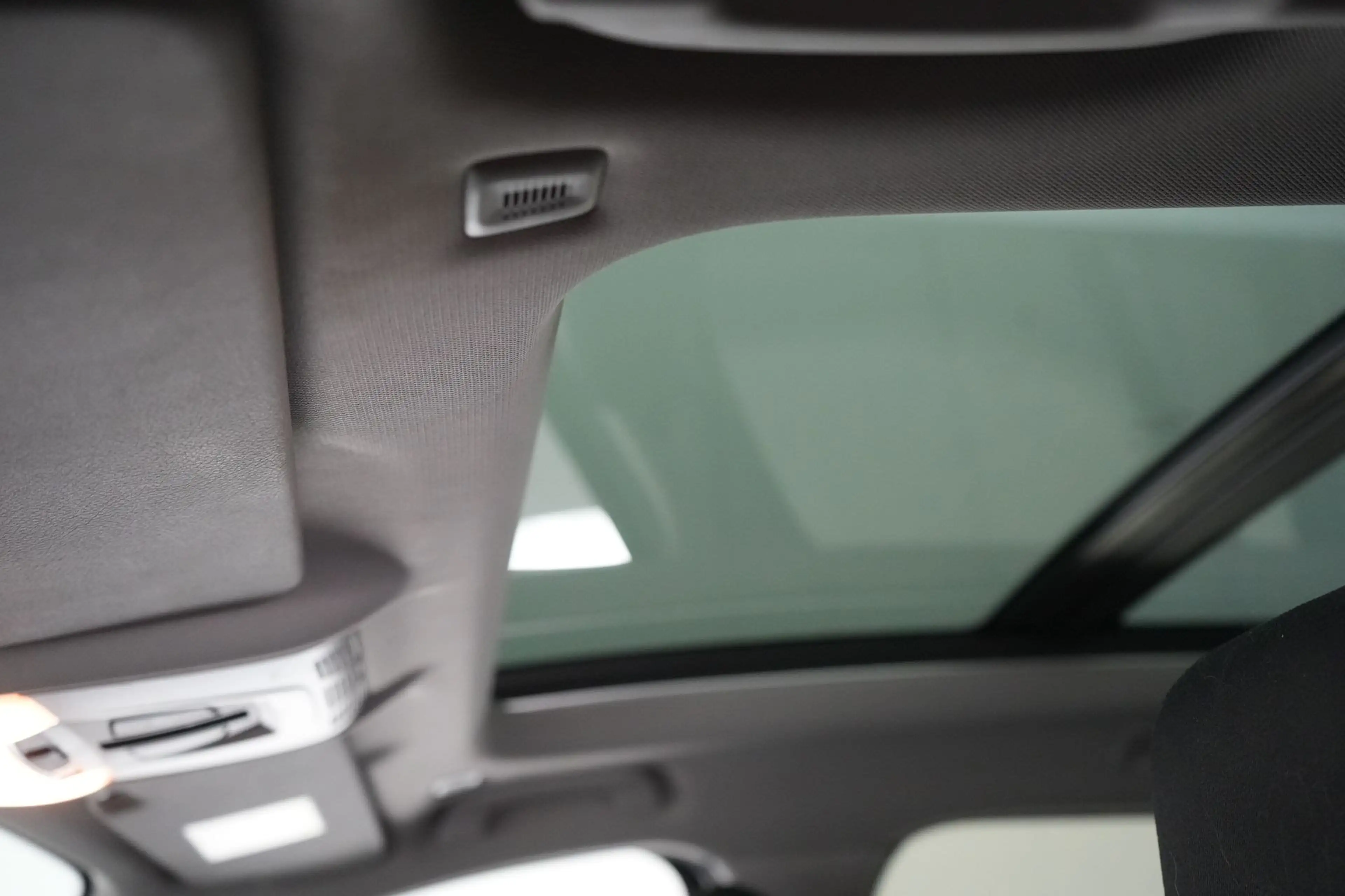BMW X1 1.5 sDrive18iA Business+ GPS PDC CAM Pano Head-Up — photo 23