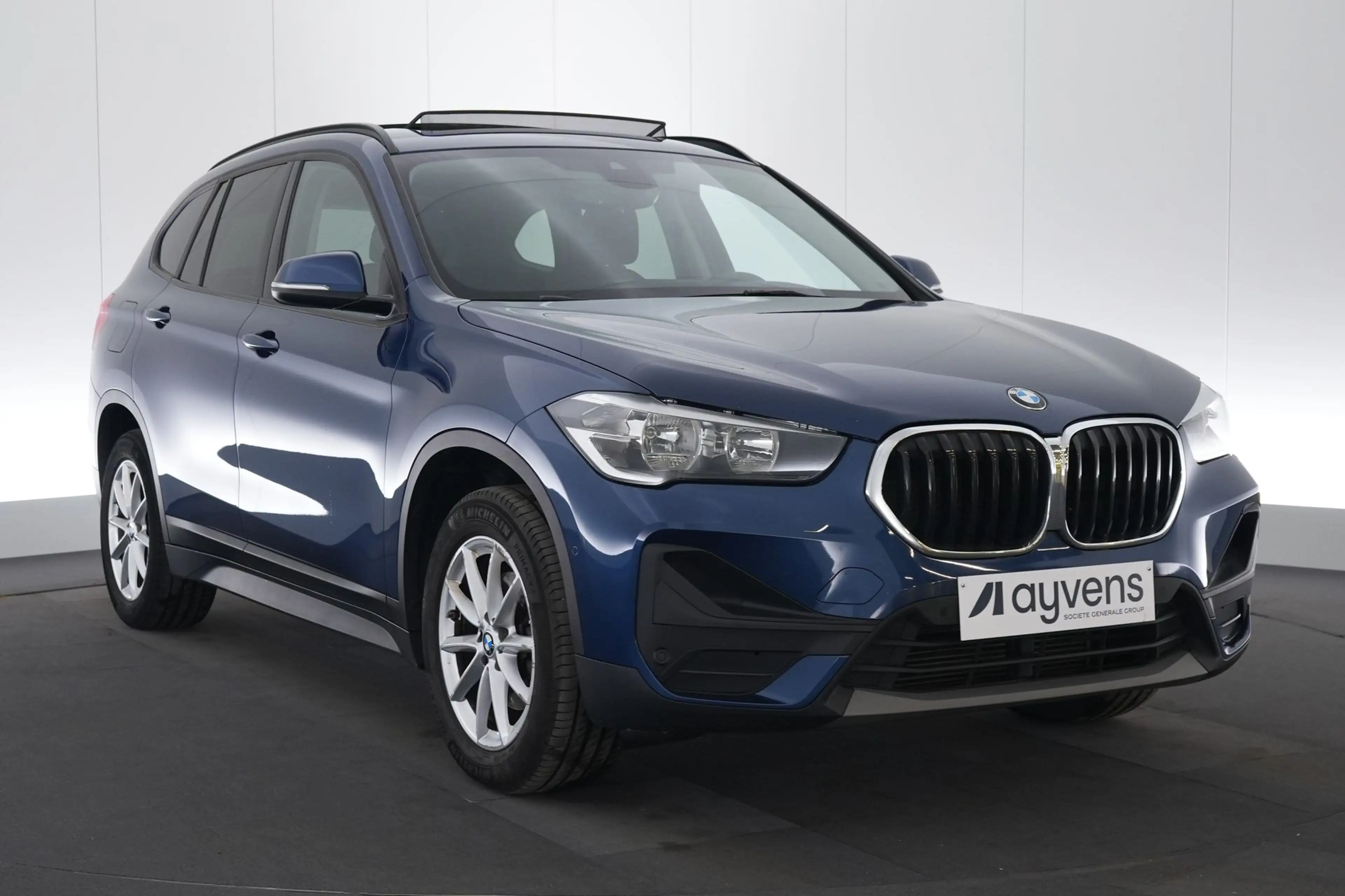 BMW X1 1.5 sDrive18iA Business+ GPS PDC CAM Pano Head-Up — photo 3
